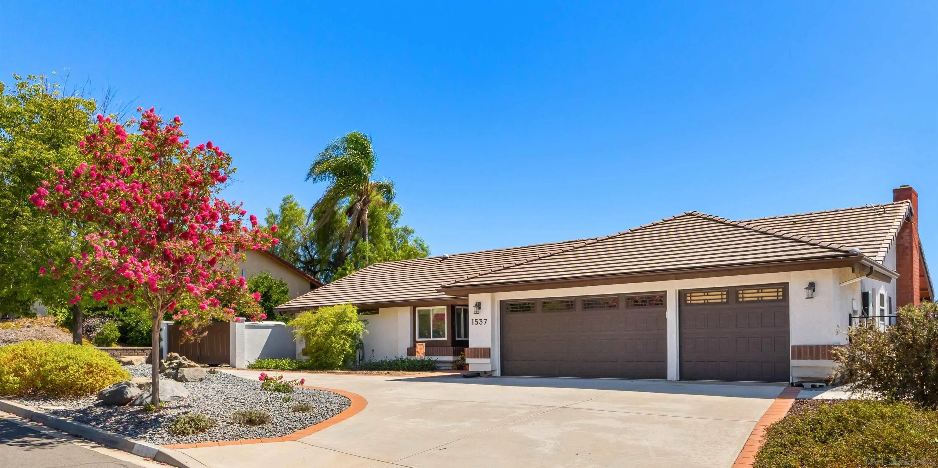 https://cdn.realtyfeed.com/cdn/127/260021682/2befd550ef34c9f7c2110d0507d9b9b3.webp