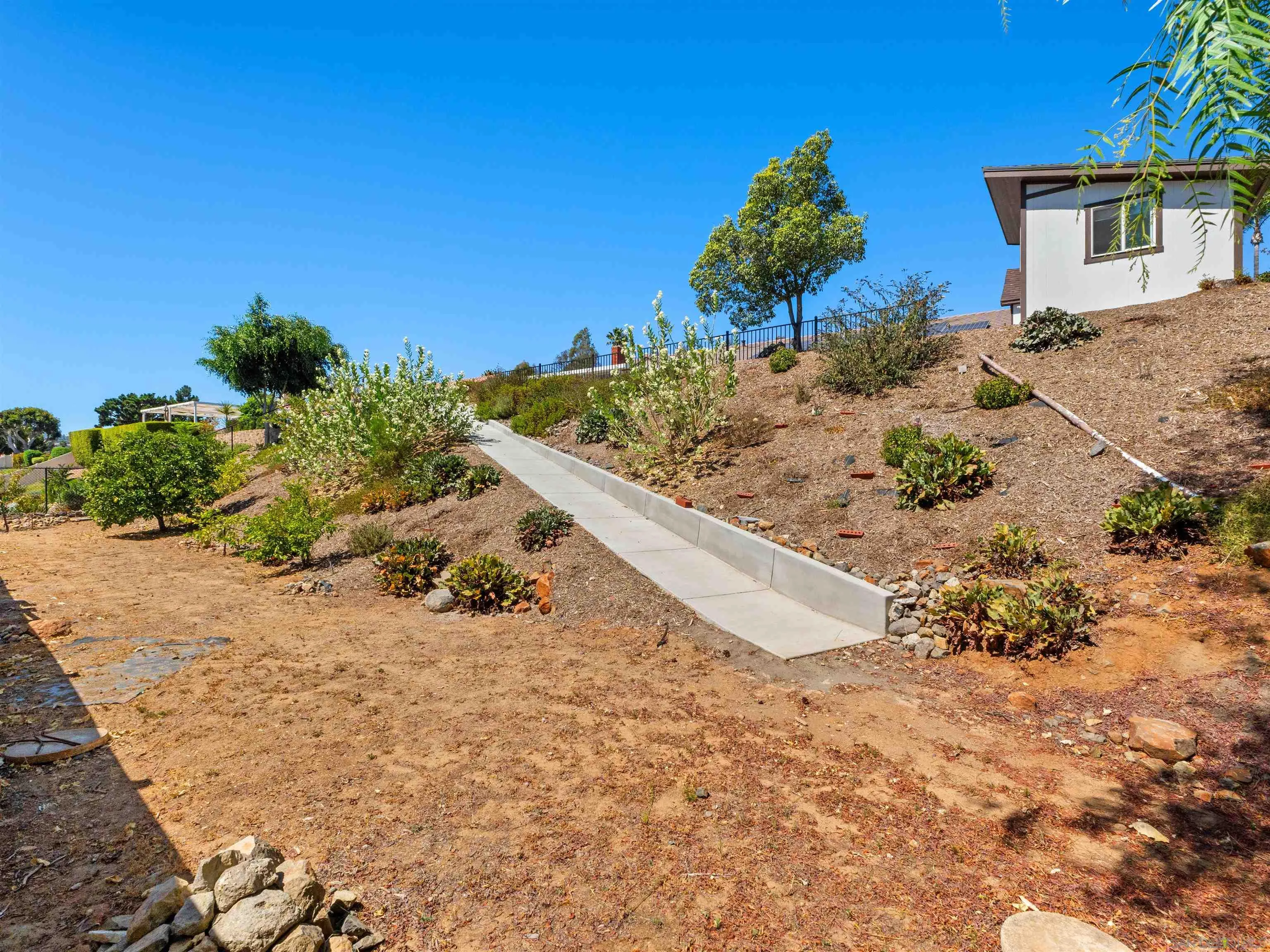 https://cdn.realtyfeed.com/cdn/127/260021682/3da47c246a62d2f2d316df0494b3c9d4.webp