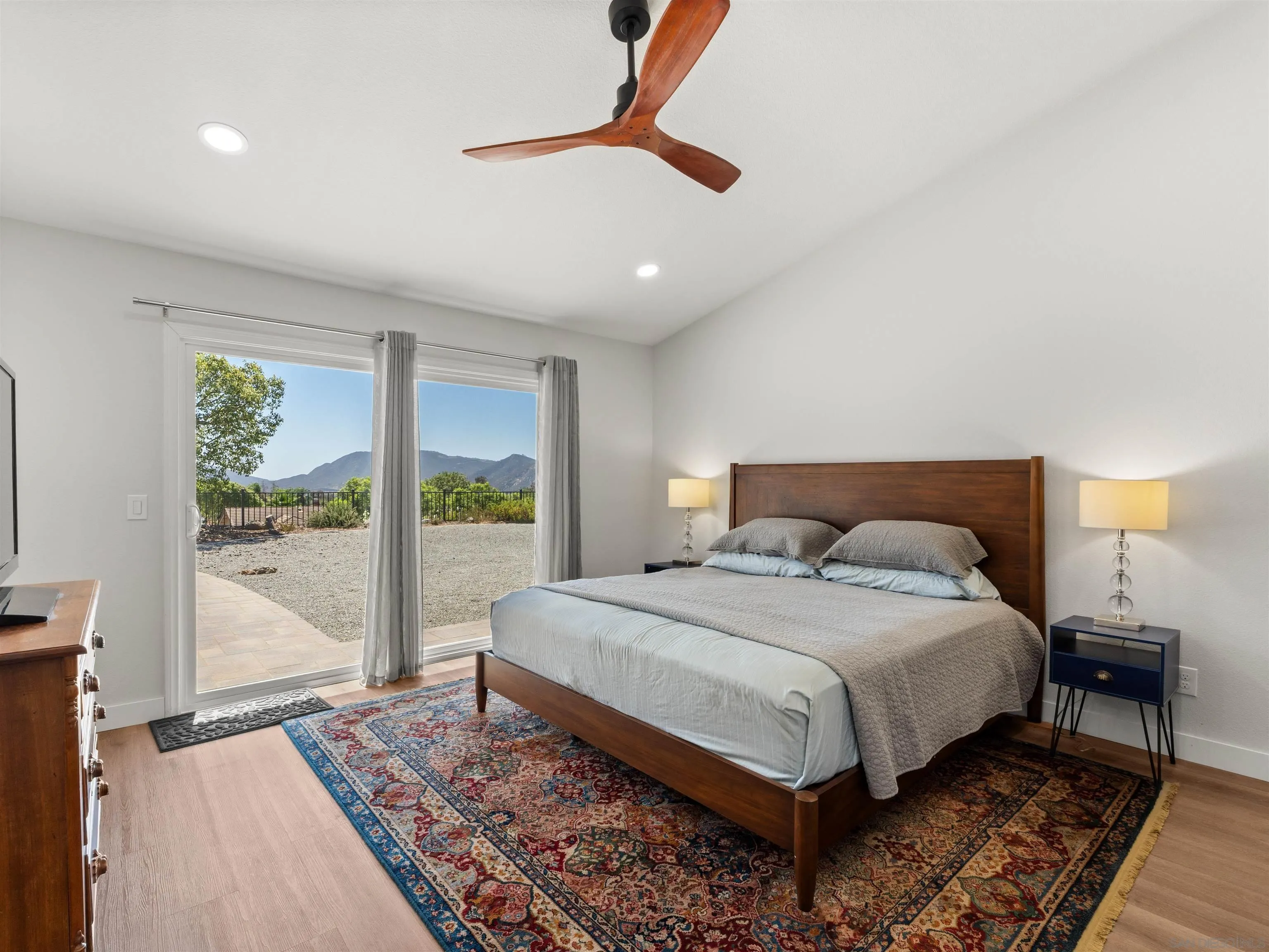 https://cdn.realtyfeed.com/cdn/127/260021682/4a711ade66e21b61874aacb3f0a00ea9.webp