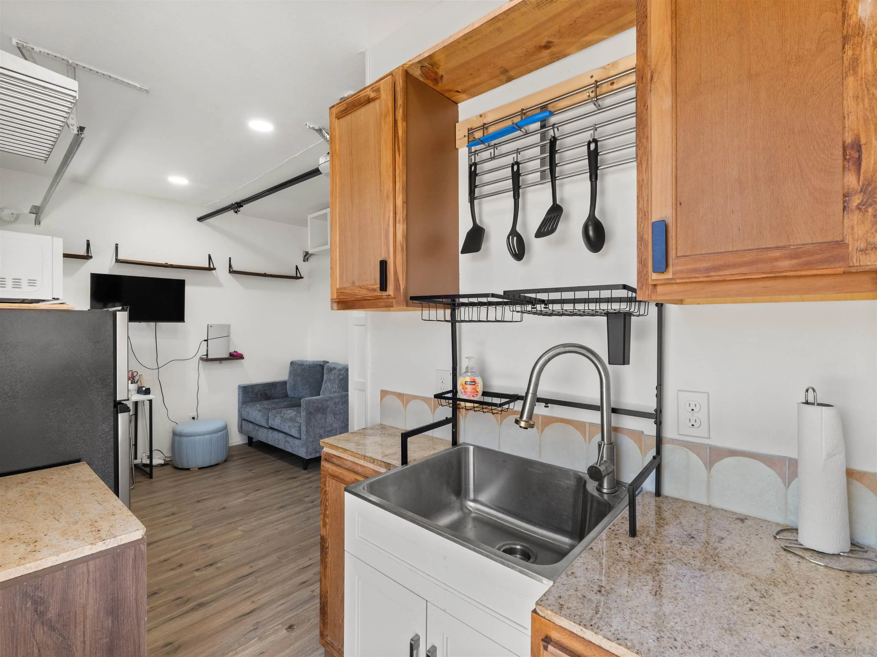https://cdn.realtyfeed.com/cdn/127/260021682/c2a567994e110027b32cf8a169cf4137.webp