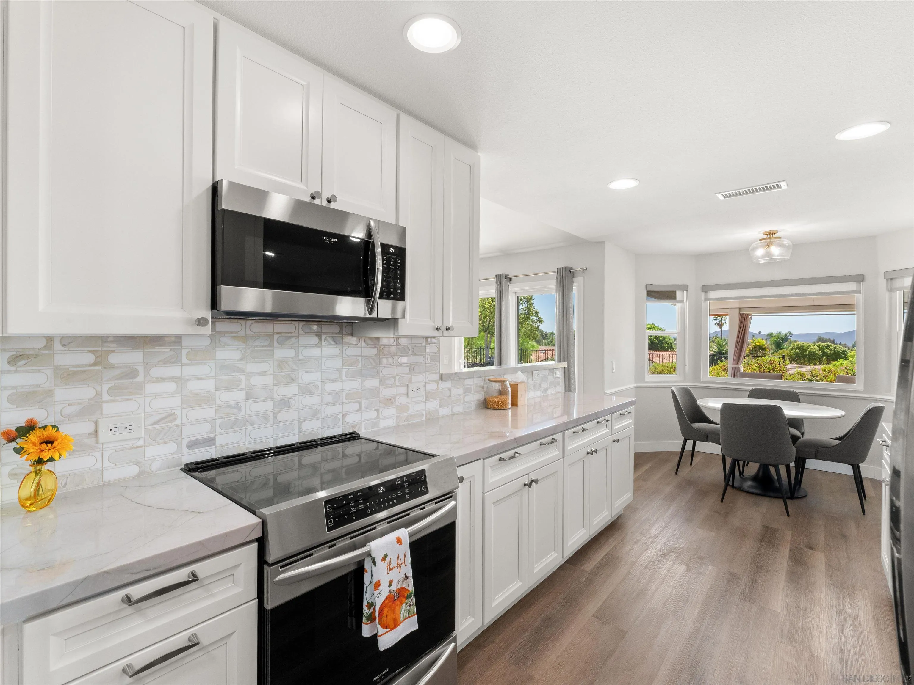 https://cdn.realtyfeed.com/cdn/127/260021682/cd8ee31558bb699ed0ff1e350bf0ed2c.webp