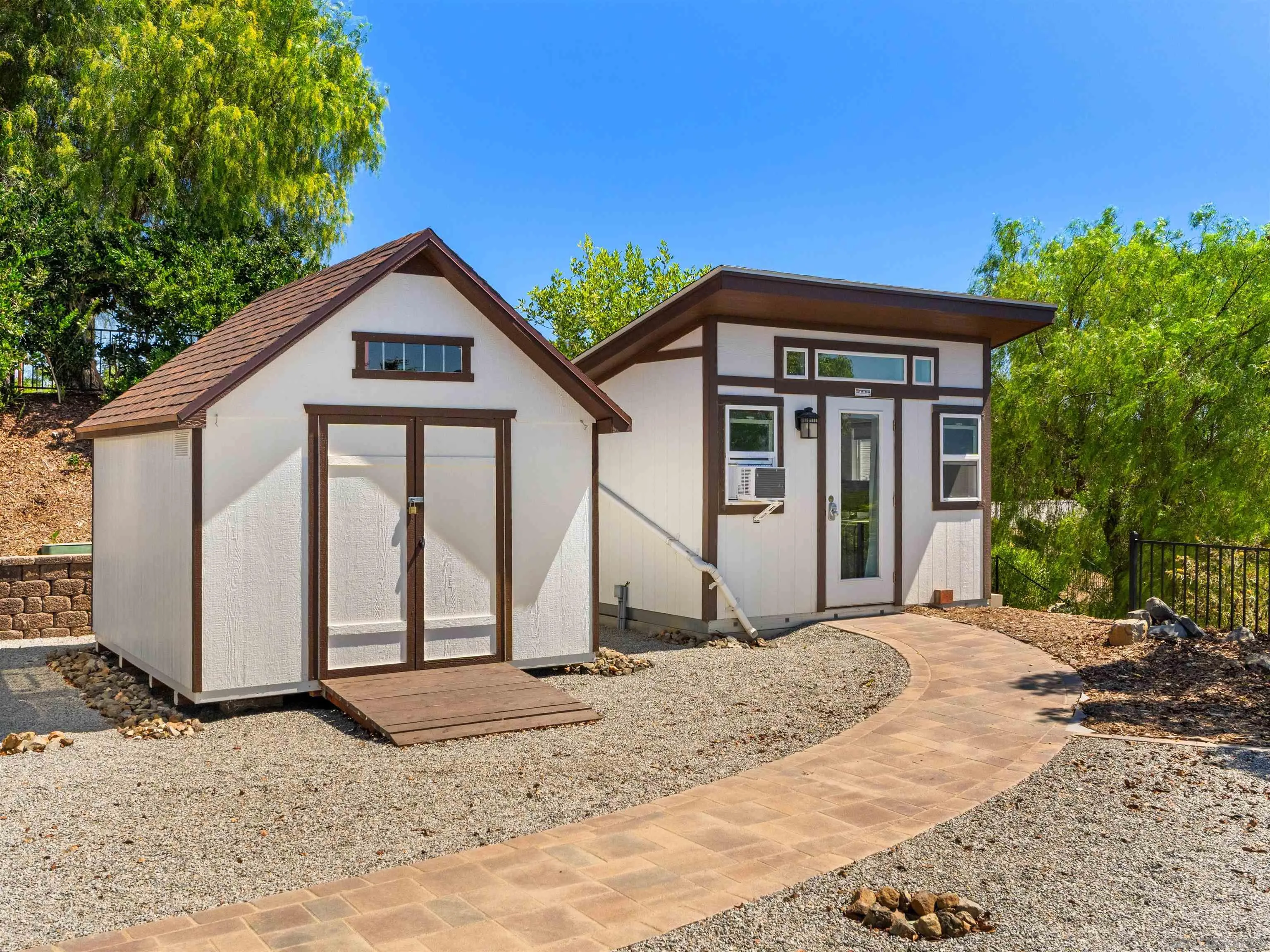 https://cdn.realtyfeed.com/cdn/127/260021682/d556ca894bb77ec4cbd314cc98679d8f.webp