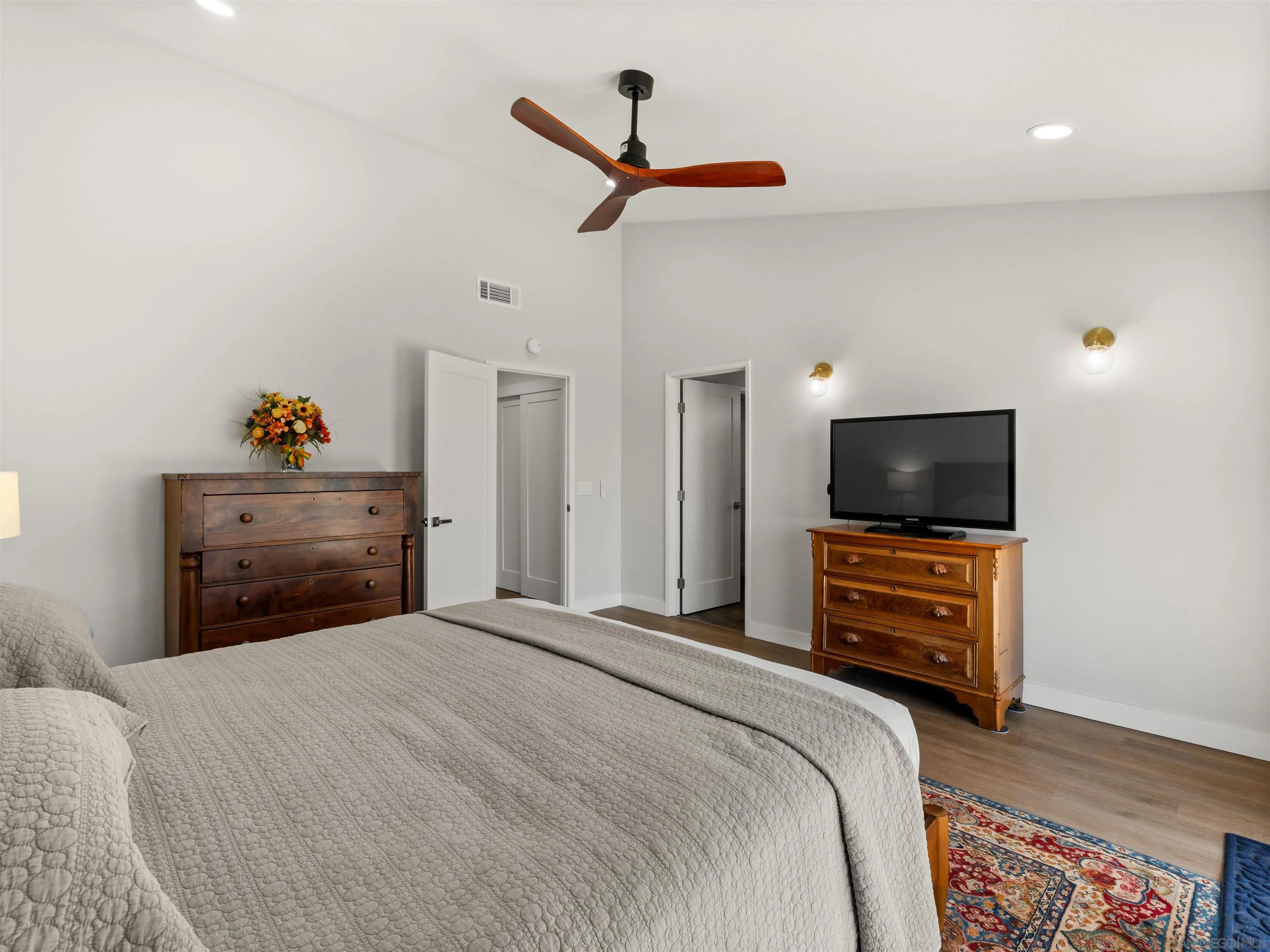 https://cdn.realtyfeed.com/cdn/127/260021682/df28eef16133cd30eb34b1d6d5091eeb.webp
