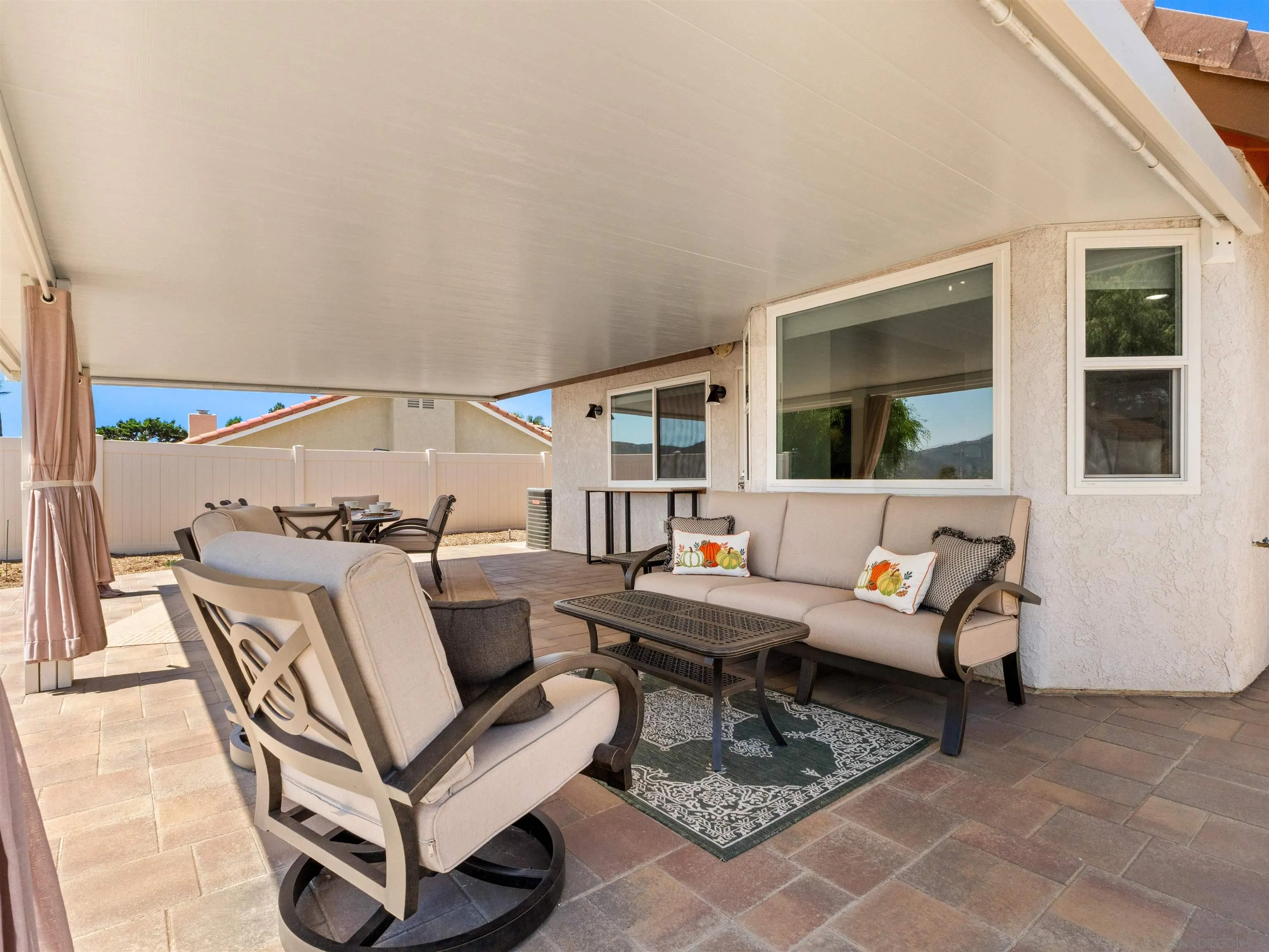 https://cdn.realtyfeed.com/cdn/127/260021682/e8fef1720fb4627cf2727d617089a198.webp