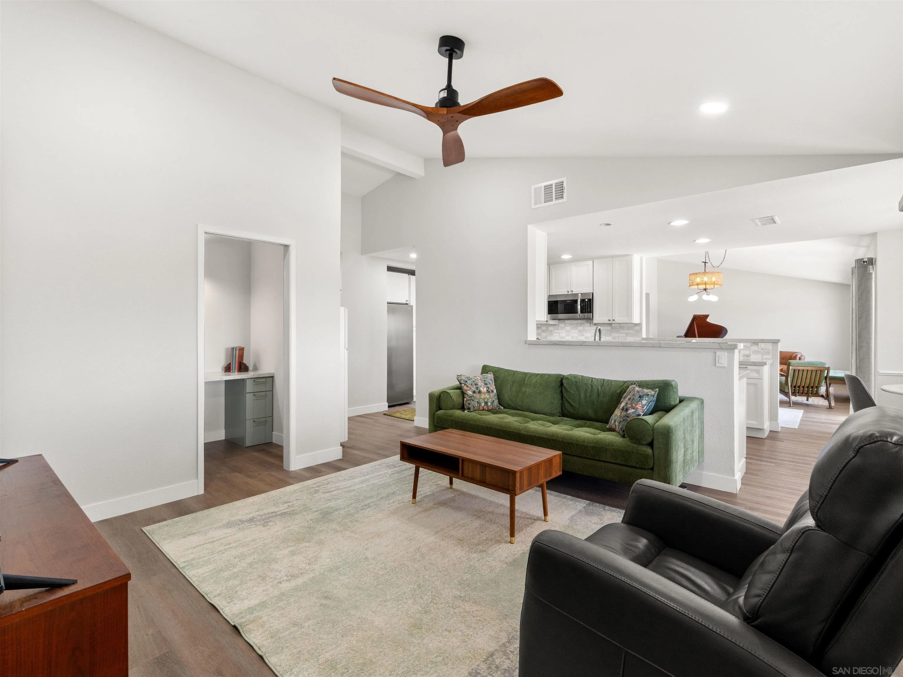 https://cdn.realtyfeed.com/cdn/127/260021682/f02d90407e01d7317c36ac9862dd8b06.webp