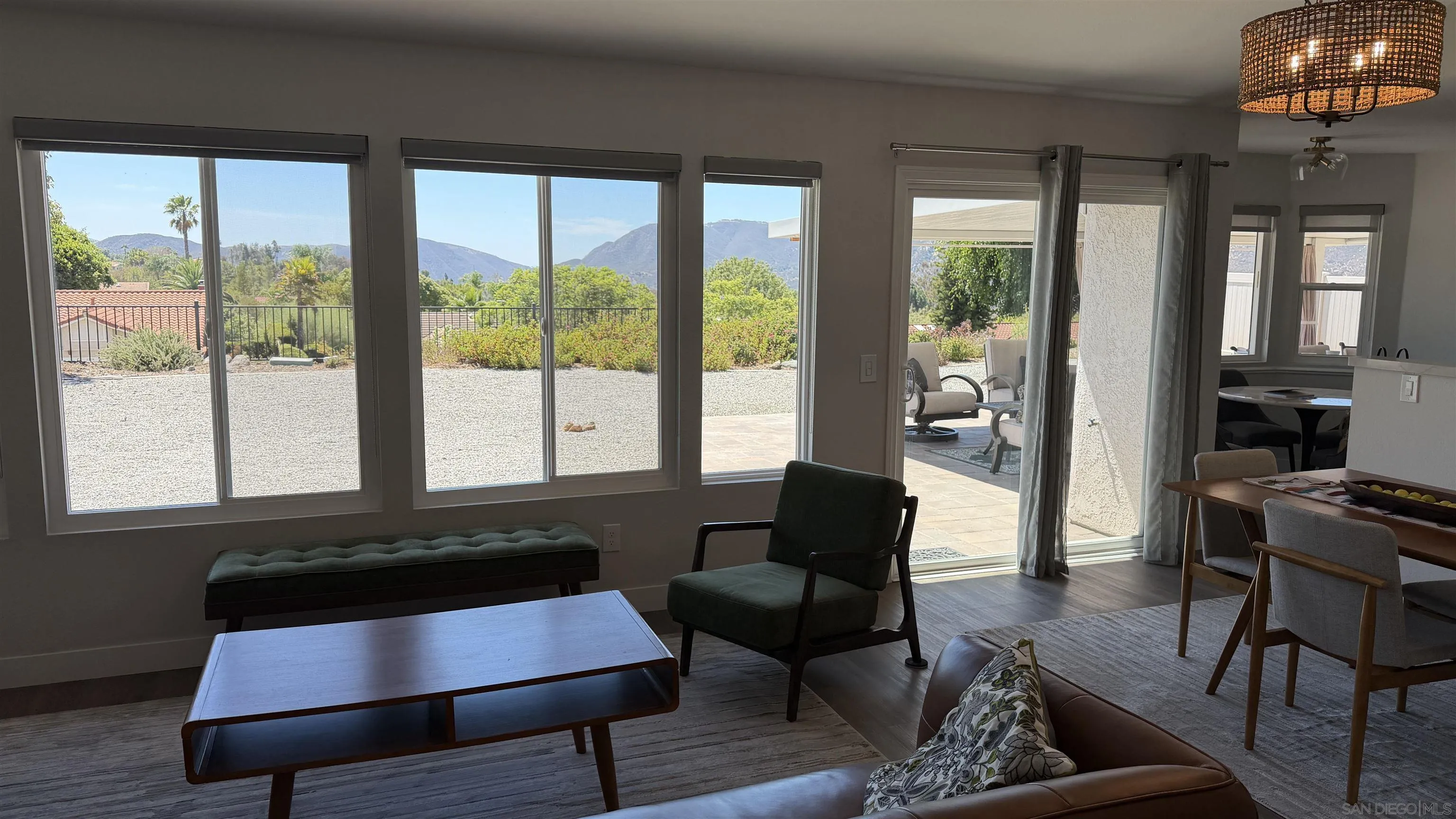 https://cdn.realtyfeed.com/cdn/127/260021682/f194a17de9968ebff418652938d73553.webp