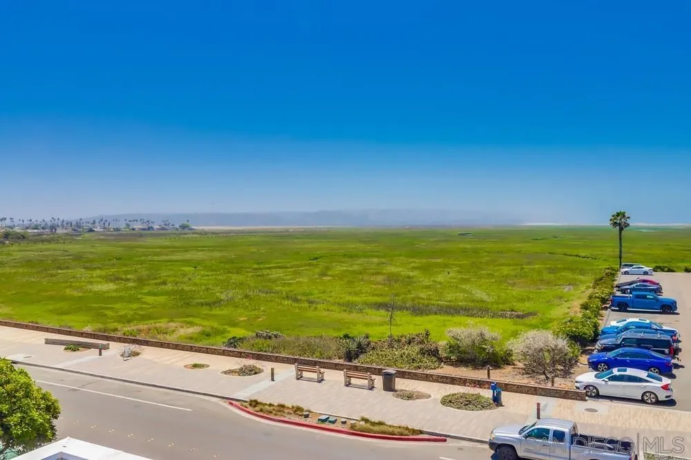 https://cdn.realtyfeed.com/cdn/127/260021683/35cd8e1473572d35c144f8ad6dd7f6cd.webp