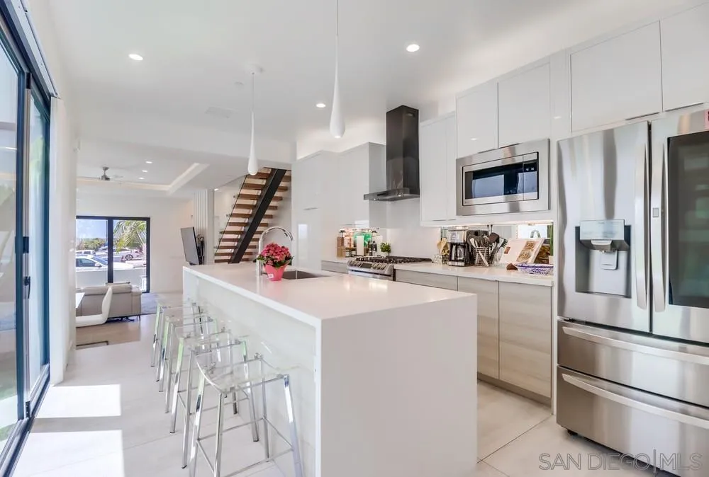 https://cdn.realtyfeed.com/cdn/127/260021683/481cebe0f76cf9e6aa301192facae7be.webp