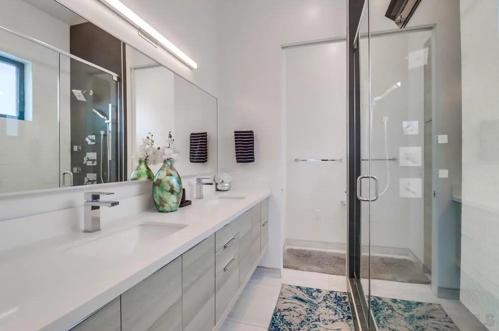 https://cdn.realtyfeed.com/cdn/127/260021683/51b9715eb59a8ef52479e5b87dd68a4d.webp