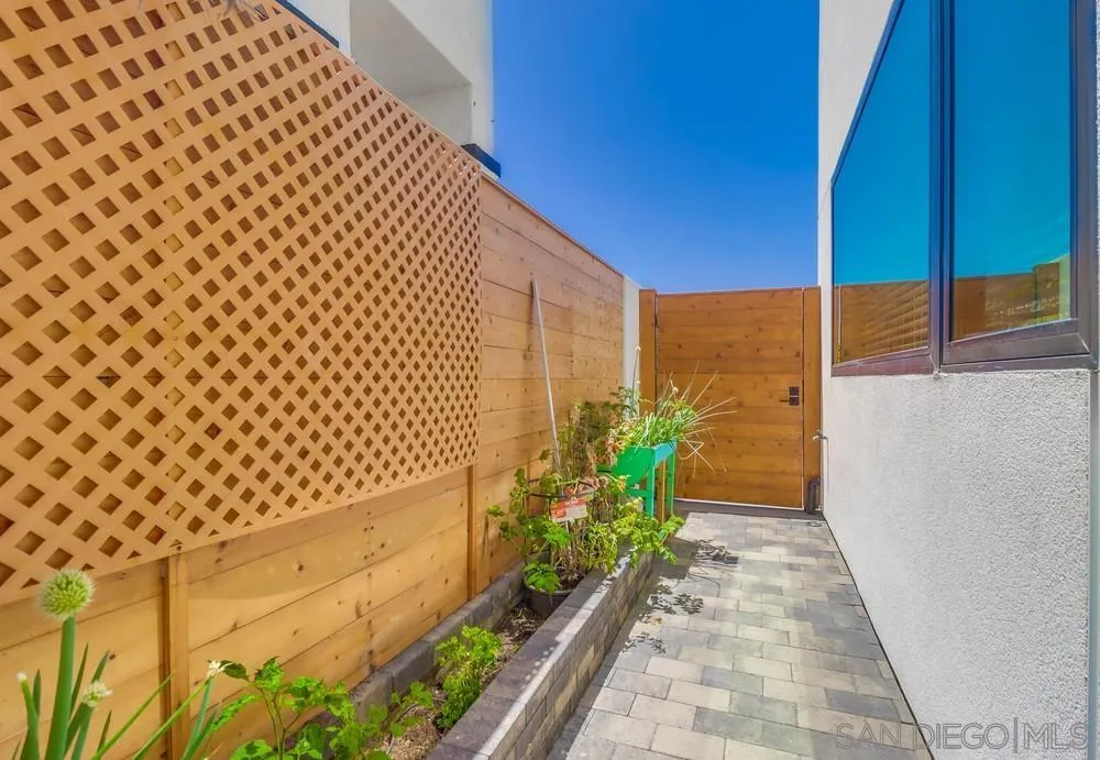 https://cdn.realtyfeed.com/cdn/127/260021683/539676da46568d4e4d04d586f3a70db8.webp