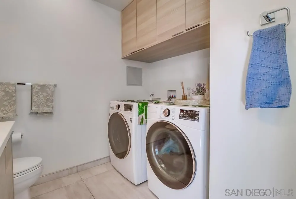 https://cdn.realtyfeed.com/cdn/127/260021683/b9ee7a058a364eca553994b39cc28f13.webp