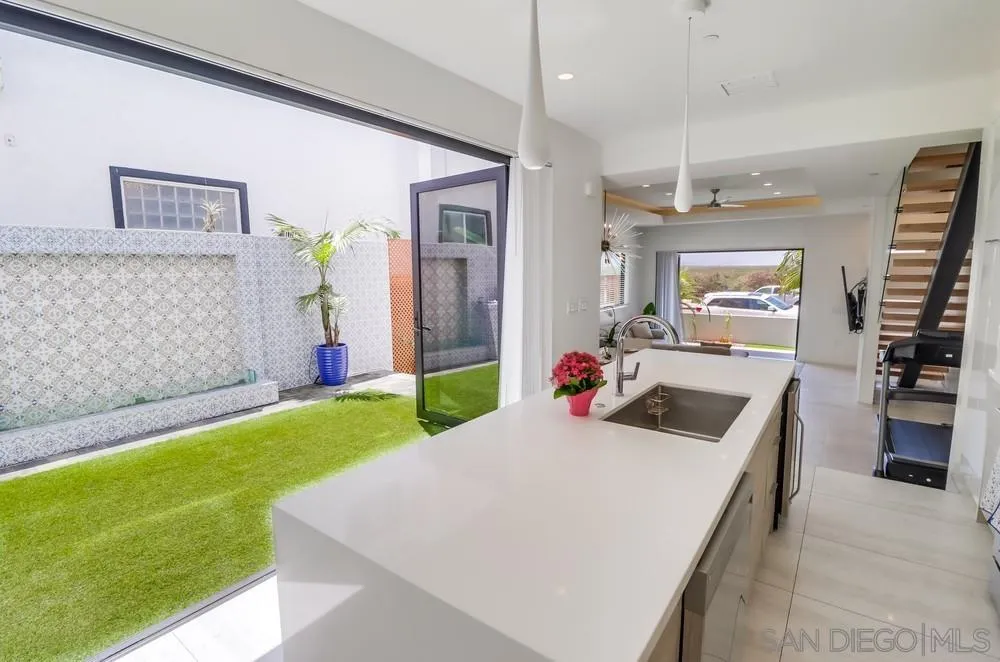 https://cdn.realtyfeed.com/cdn/127/260021683/cee06d3197d899fa69841daaa916c071.webp