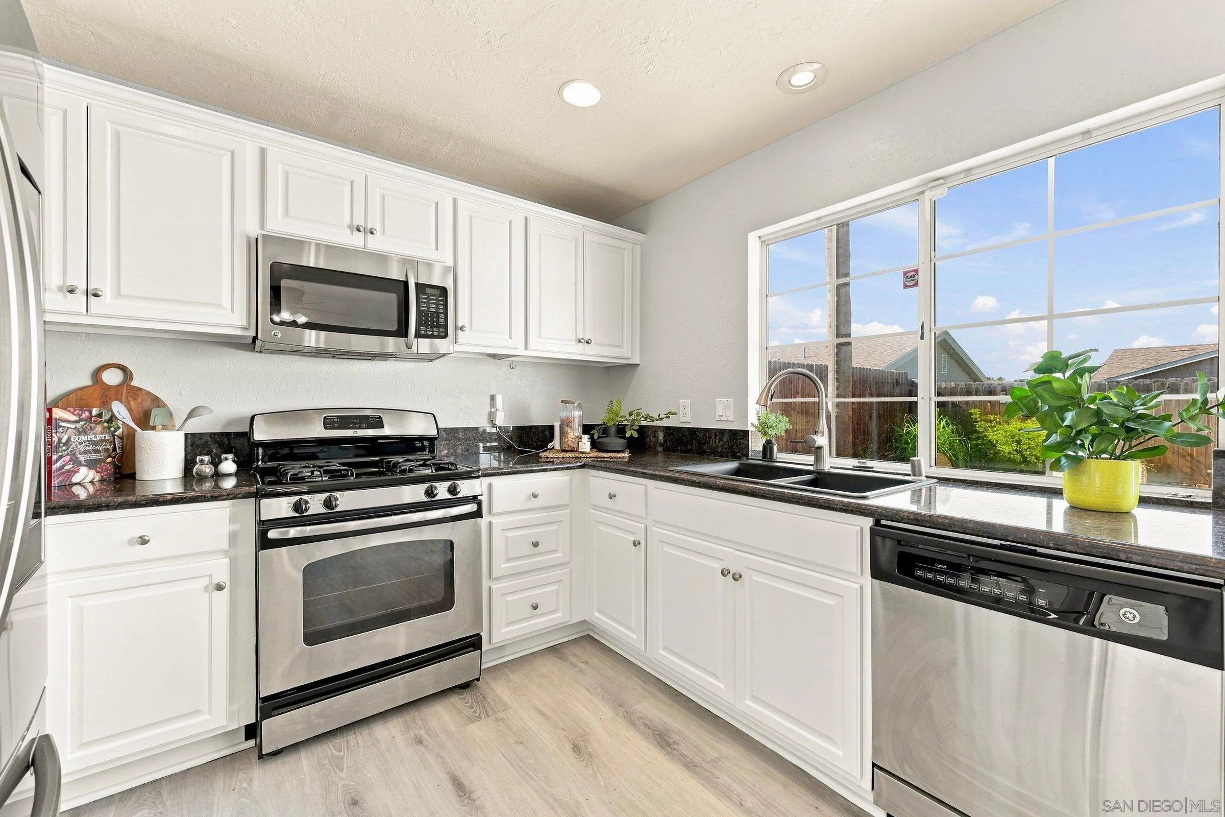 https://cdn.realtyfeed.com/cdn/127/260021686/850aeab3e1047ce7d24c9a240fd5a5ae.webp