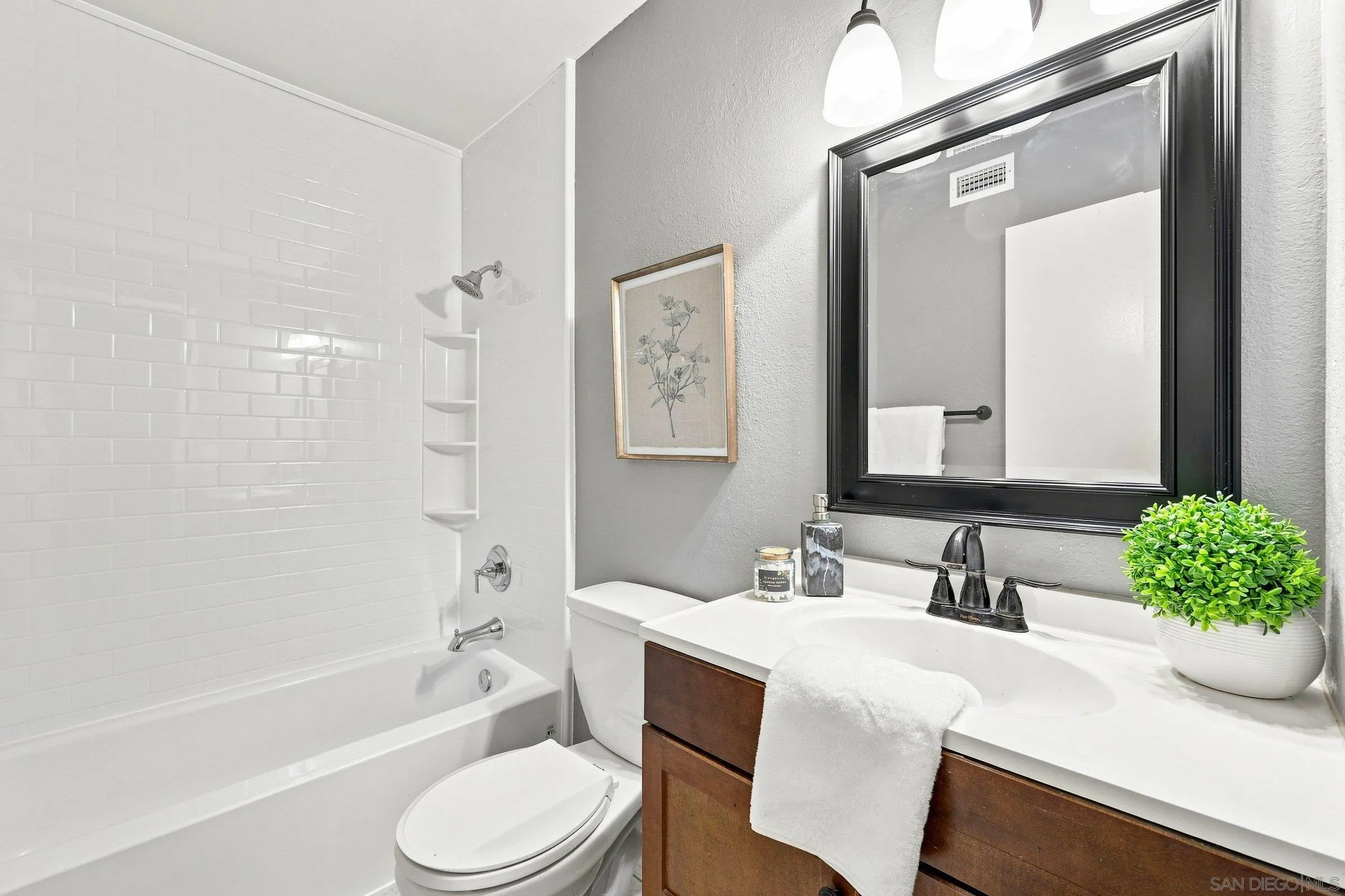 https://cdn.realtyfeed.com/cdn/127/260021686/86f2dcd0d00d856bbeefa23b9c177e19.webp