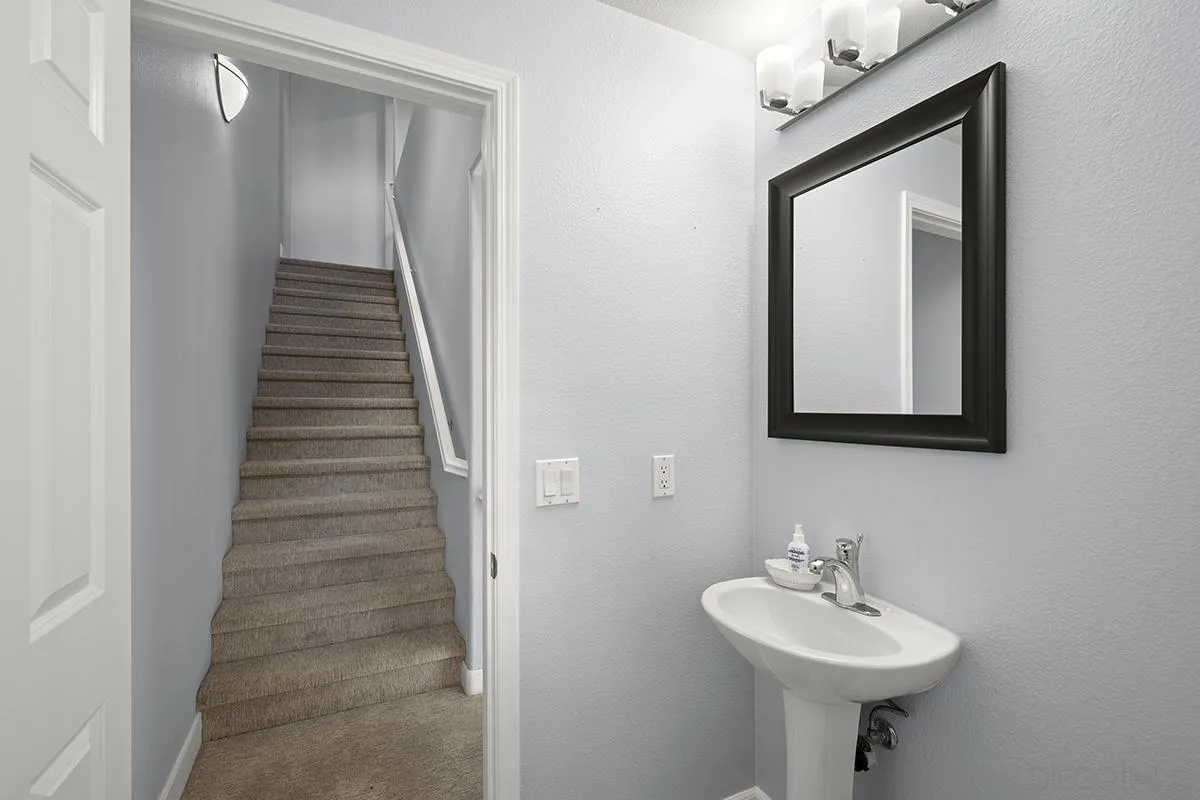 https://cdn.realtyfeed.com/cdn/127/260021689/109a5faf5f3a3e012d0d43d68ae09538.webp