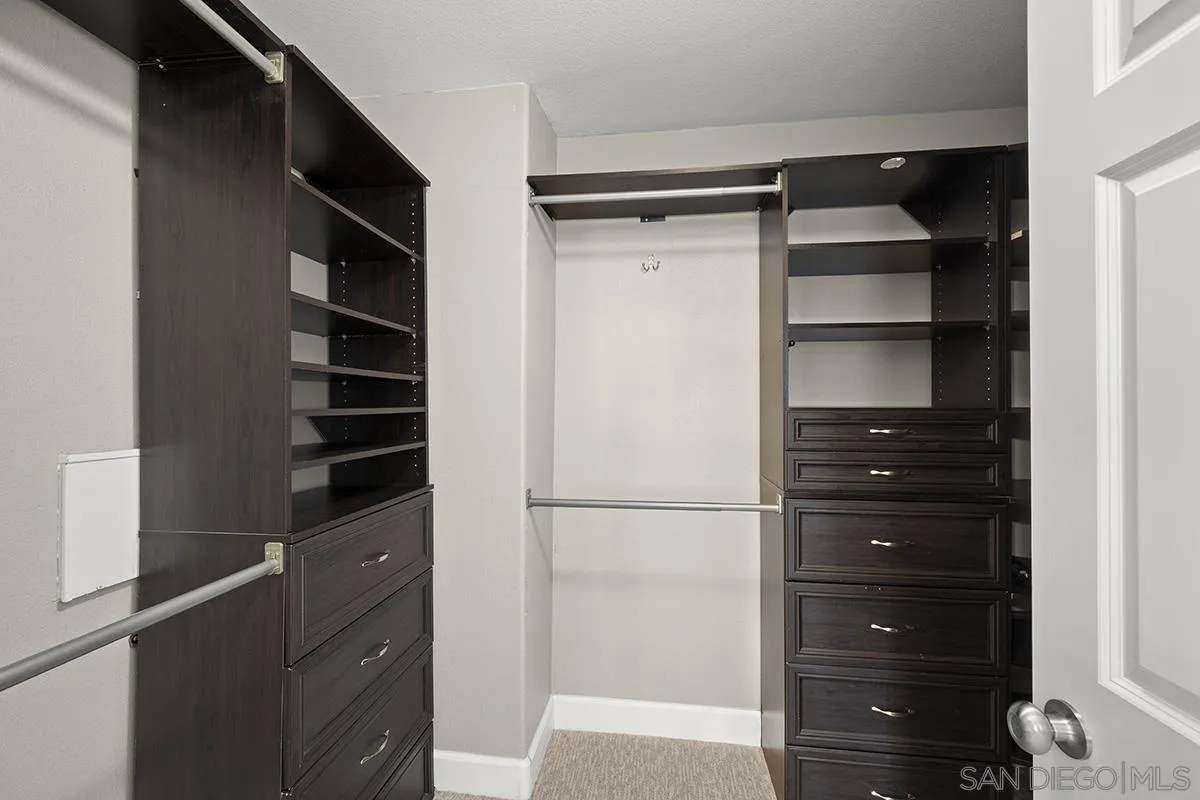 https://cdn.realtyfeed.com/cdn/127/260021689/5f2b5179c1d2ea9bce9f055d35722743.webp