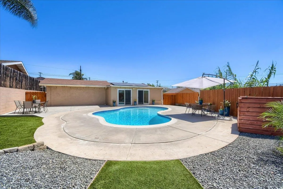 https://cdn.realtyfeed.com/cdn/127/260021693/0f377f9cd2d56b54cfc3375a82ba166b.webp
