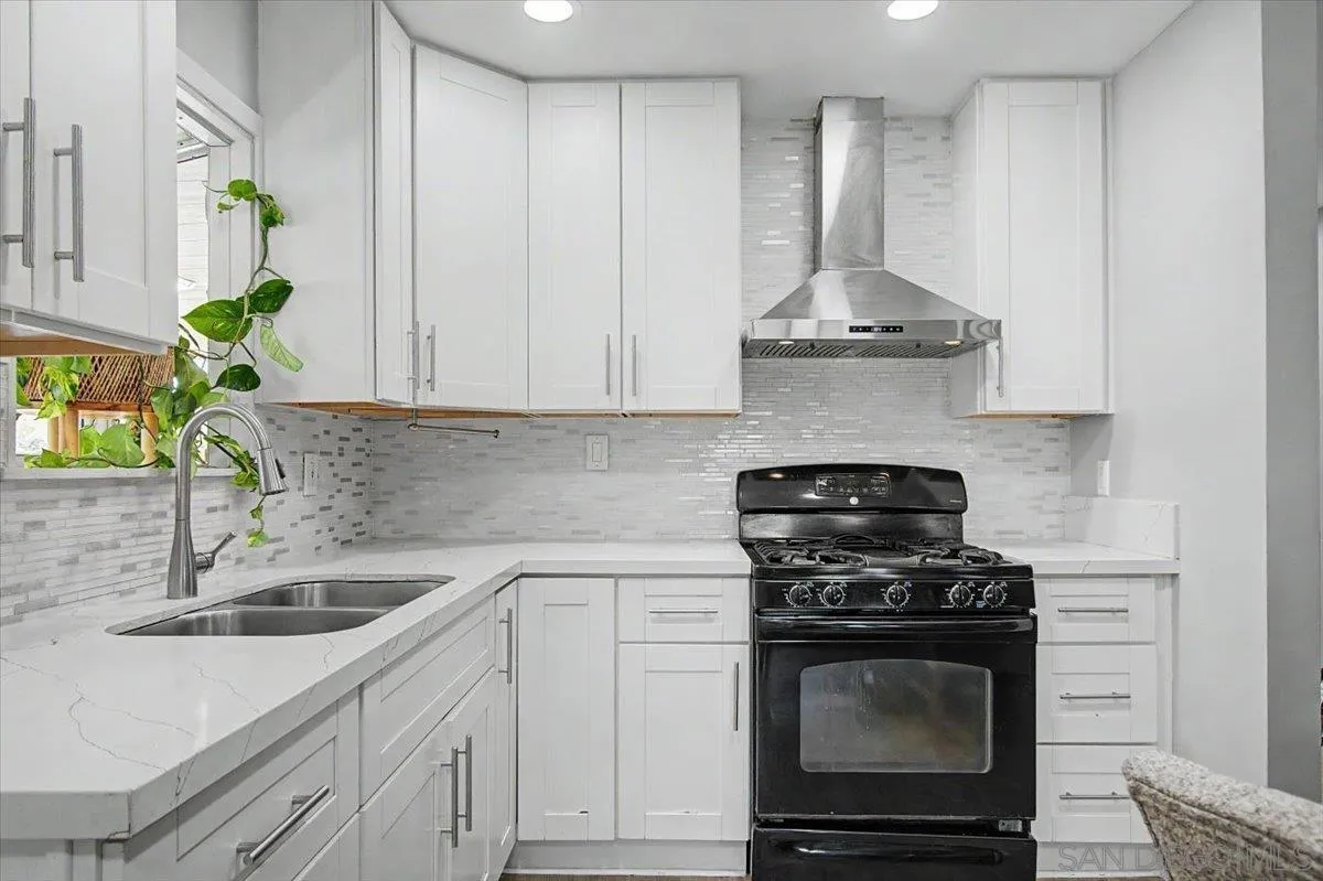 https://cdn.realtyfeed.com/cdn/127/260021693/1bcef8d36310db1821f1d437005a5d34.webp