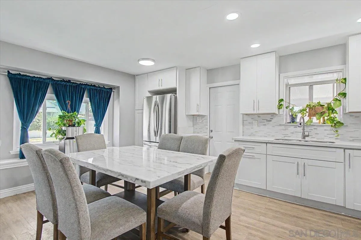 https://cdn.realtyfeed.com/cdn/127/260021693/2d2574f587e035bc950a7fdc18ed4850.webp