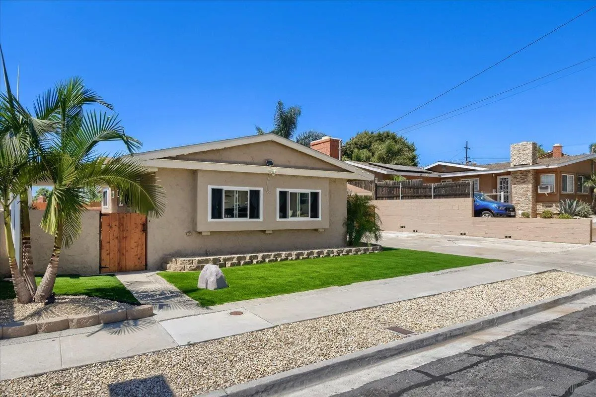 https://cdn.realtyfeed.com/cdn/127/260021693/6e25e3ef8c08be0e204edcbf01e97f84.webp