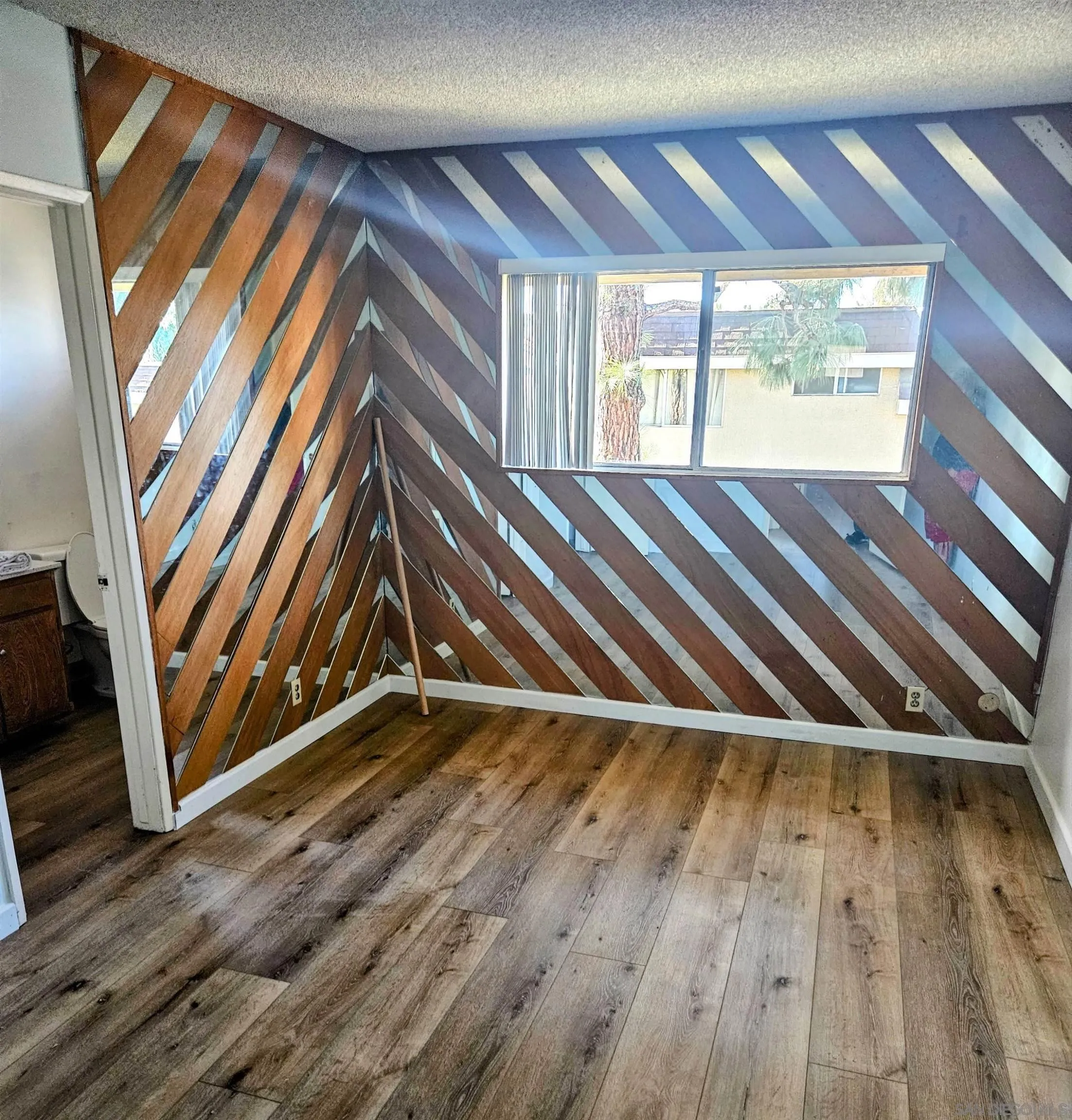 https://cdn.realtyfeed.com/cdn/127/260021695/4afac9b36615759585413a710edc2984.webp