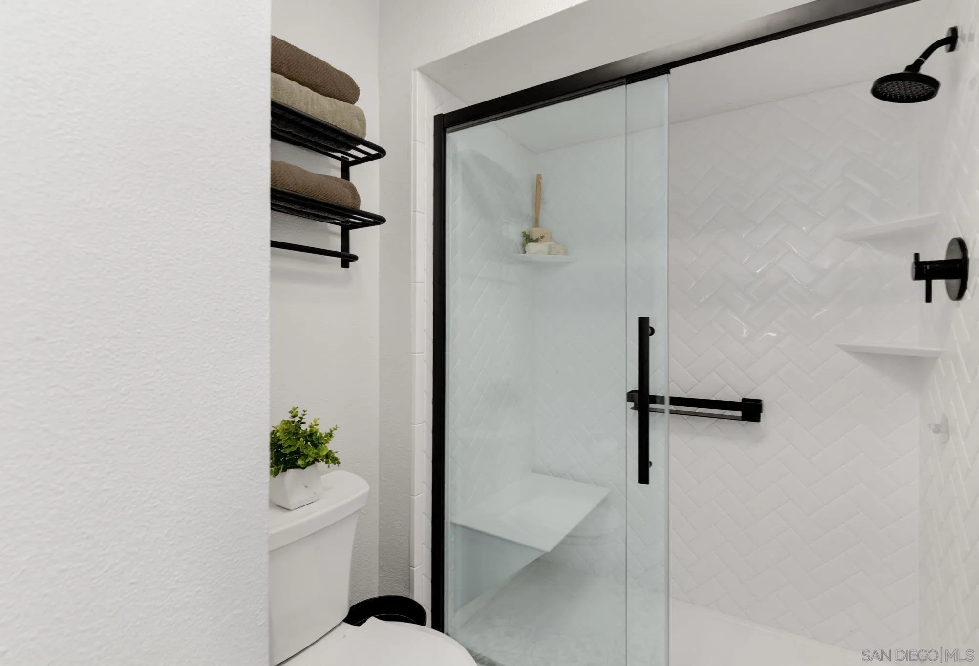 https://cdn.realtyfeed.com/cdn/127/260021696/7c6ec4f38f0fc276718232a08b353a4b.webp