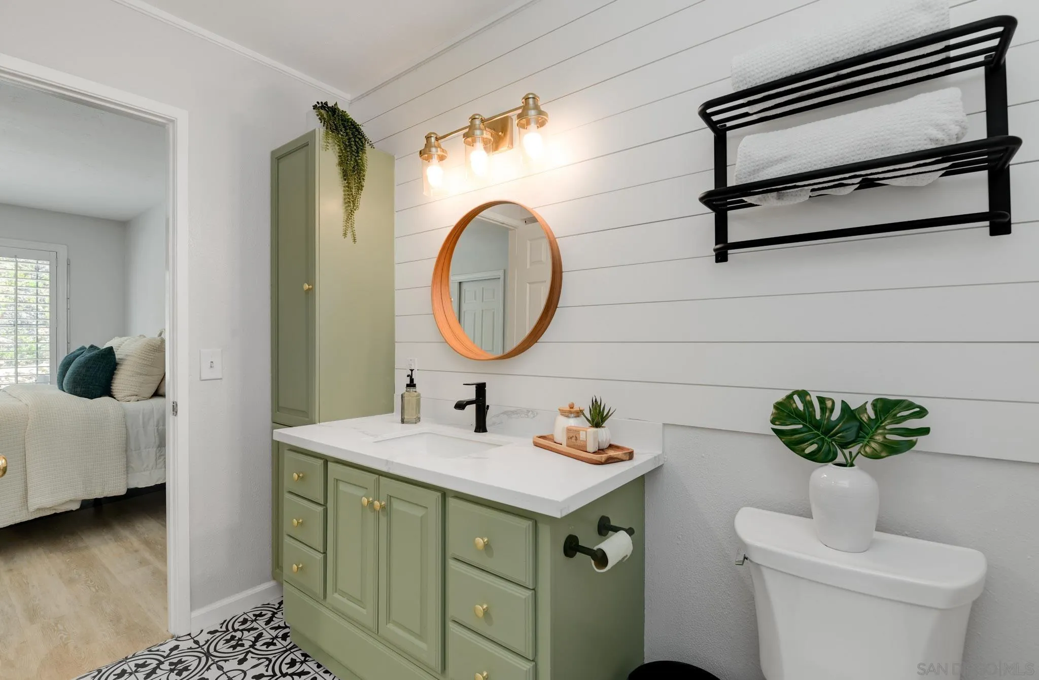 https://cdn.realtyfeed.com/cdn/127/260021696/fa2cbb6e097dc8f8e923e899db1671b2.webp