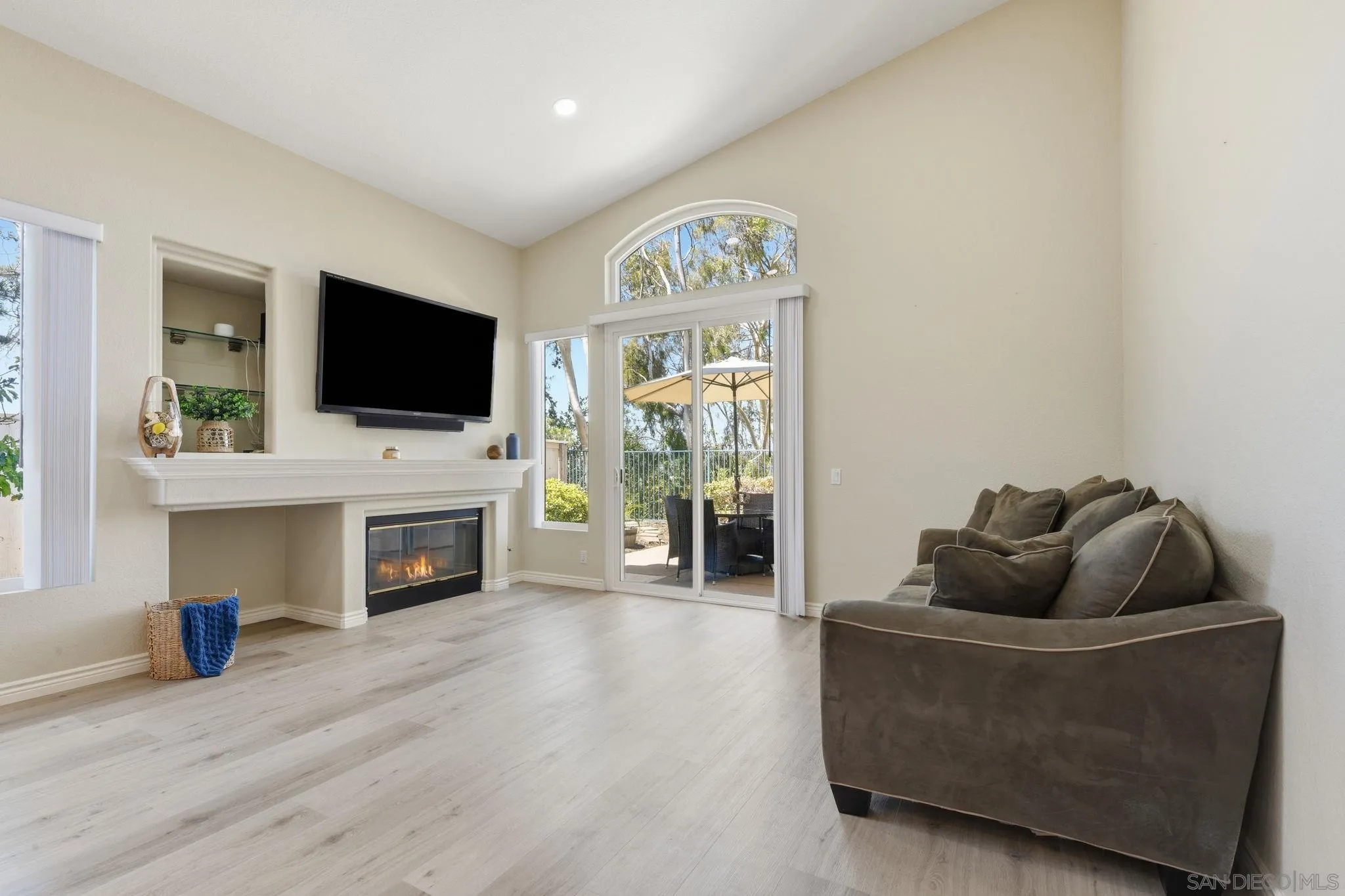 https://cdn.realtyfeed.com/cdn/127/260021698/5d2ee0e8656b6f26246eac30342ff4cd.webp