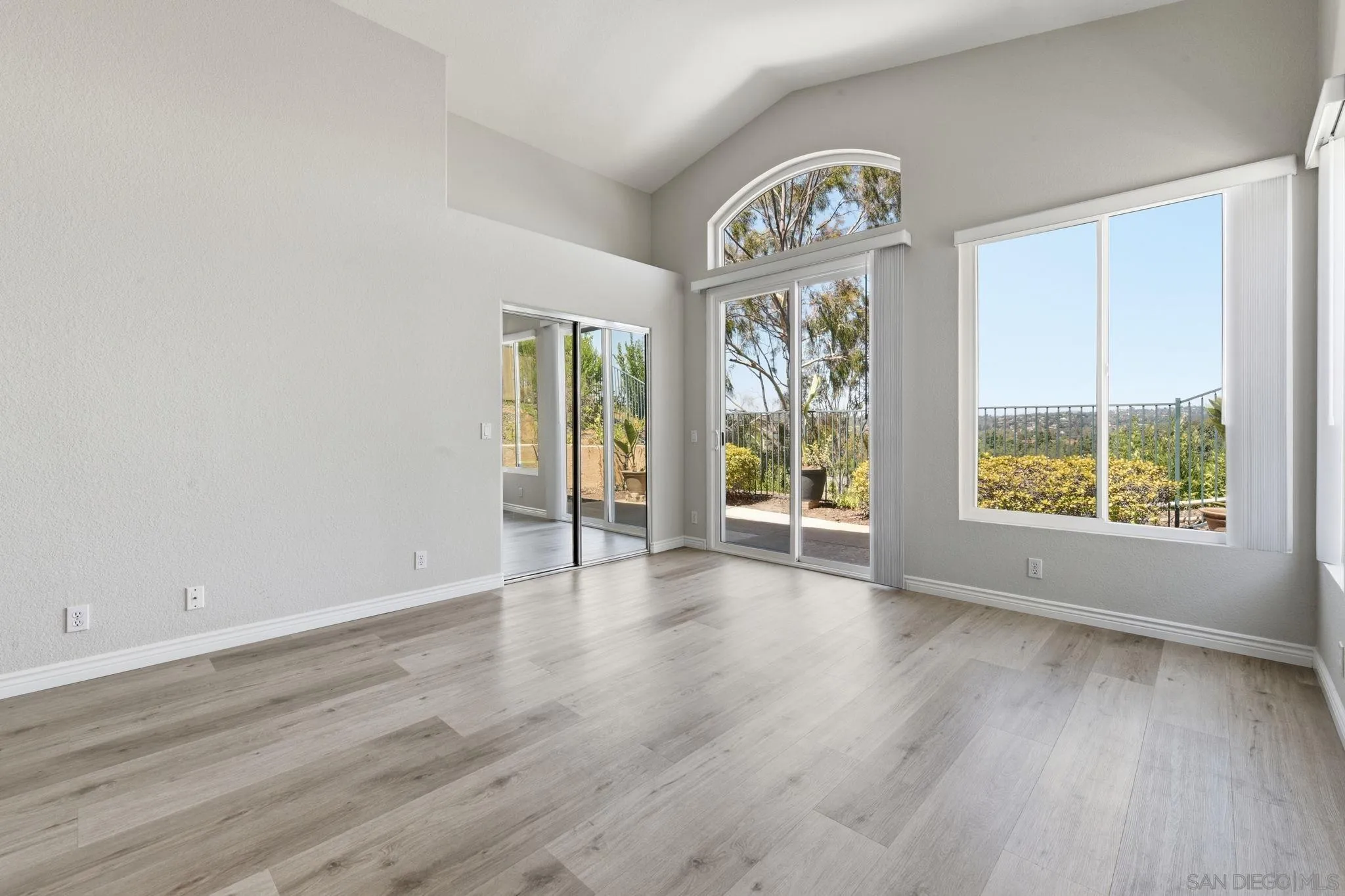 https://cdn.realtyfeed.com/cdn/127/260021698/69b28c5f3048a0855747bebe7f9a191d.webp