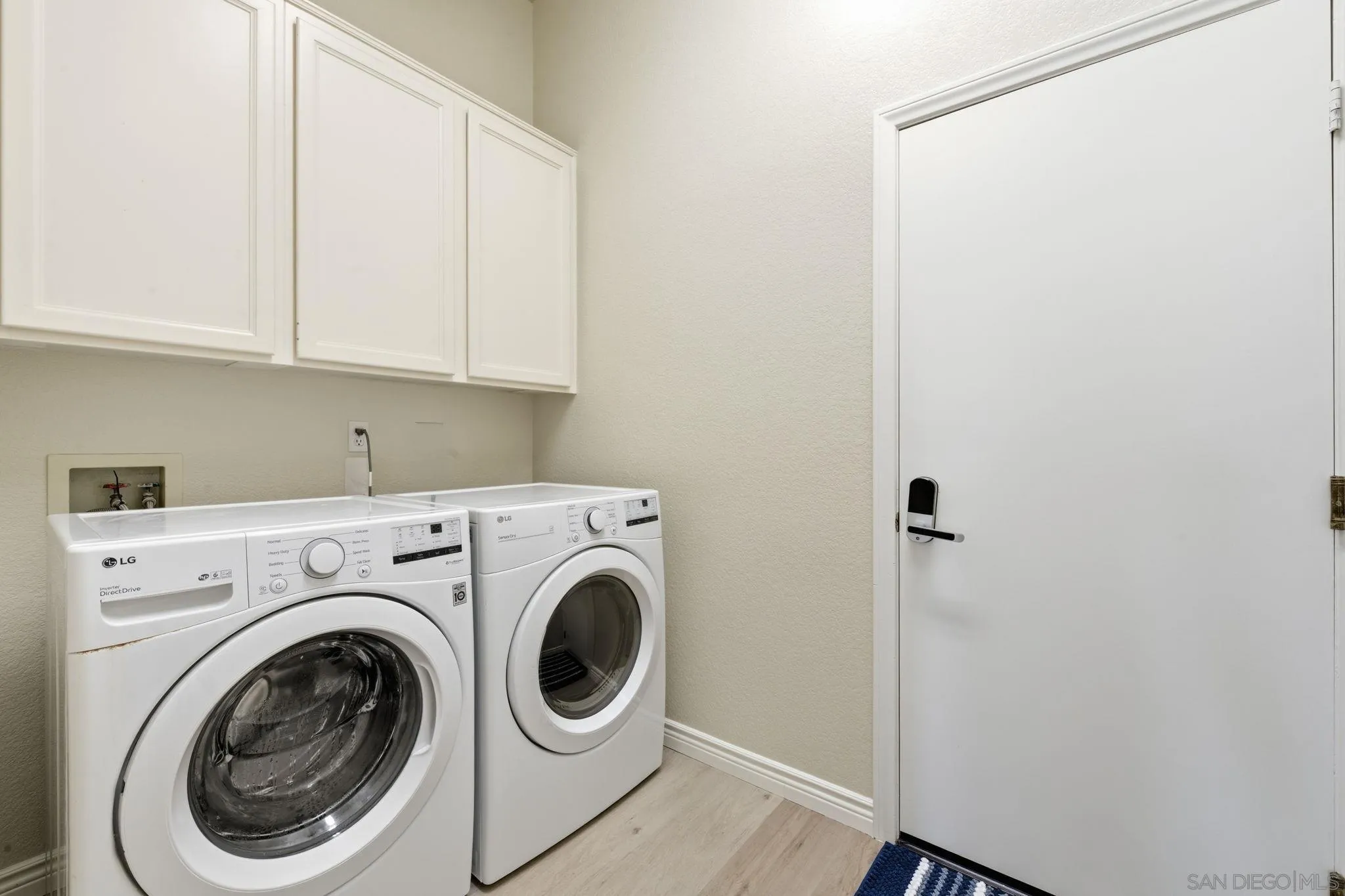 https://cdn.realtyfeed.com/cdn/127/260021698/80fbd7ea28ff24b4bddf3c62116e71af.webp