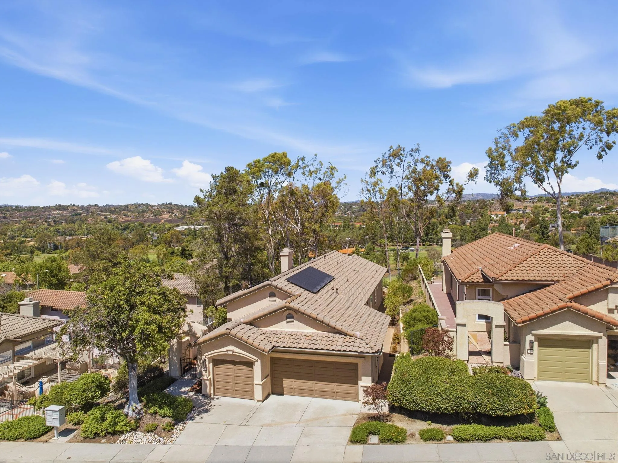 https://cdn.realtyfeed.com/cdn/127/260021698/87aa54e2d205a9127e8cab24e4c75a96.webp
