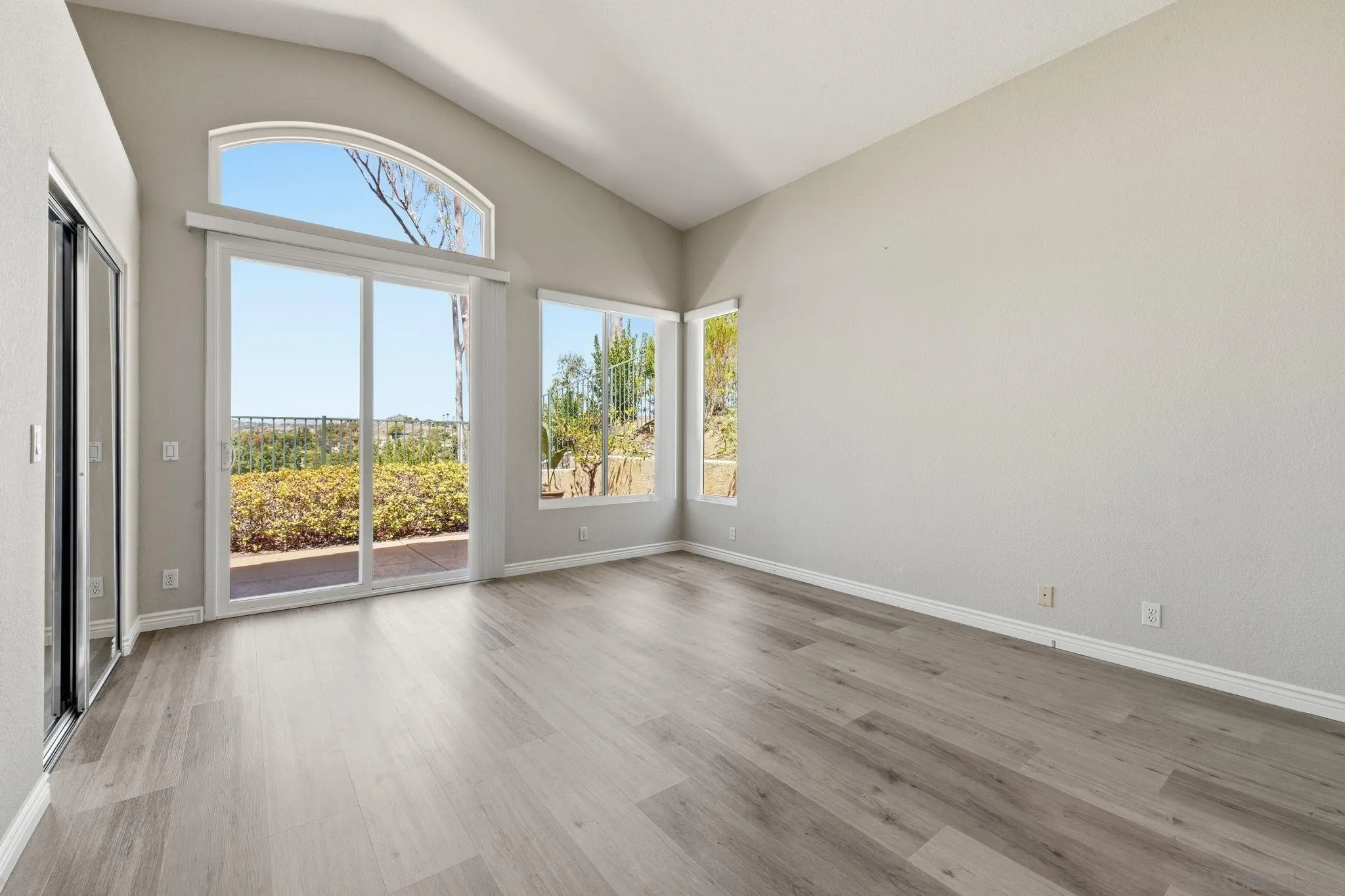 https://cdn.realtyfeed.com/cdn/127/260021698/a37a566e268ef78a9dd49cd9bb146523.webp