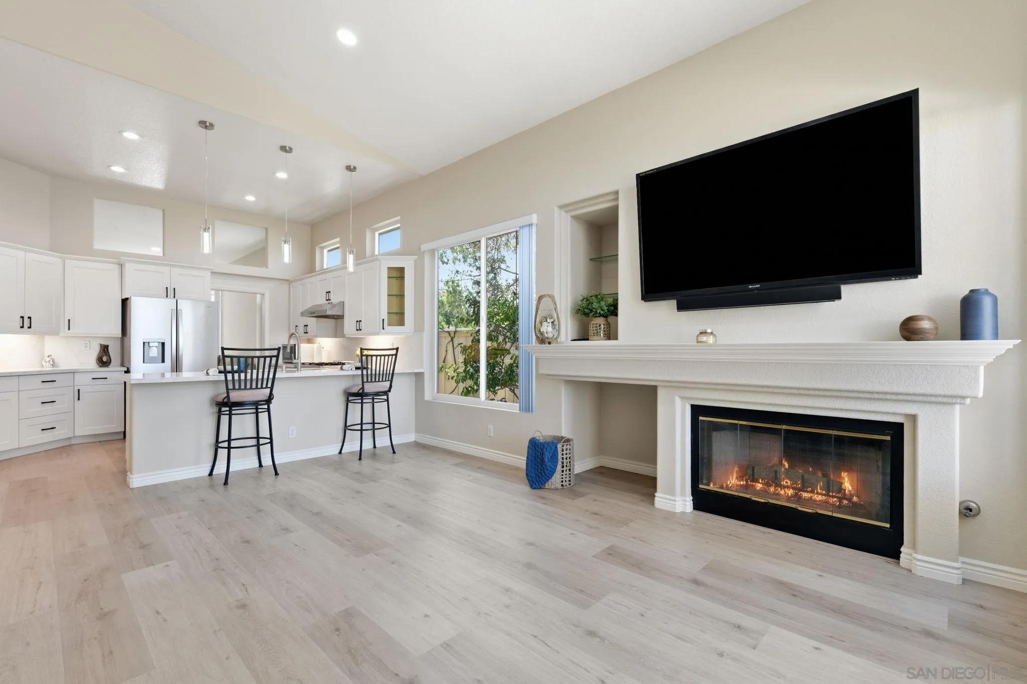 https://cdn.realtyfeed.com/cdn/127/260021698/aea3dadac423520b4129a5e228b4ee0c.webp