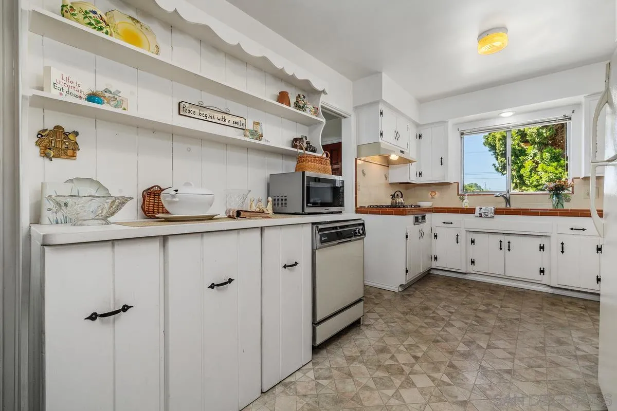 https://cdn.realtyfeed.com/cdn/127/260021705/2ae4fae92a264cd585782926c432072d.webp