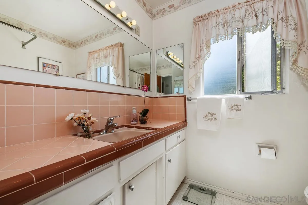 https://cdn.realtyfeed.com/cdn/127/260021705/46ce25995cde8b2f810373683f172cb2.webp