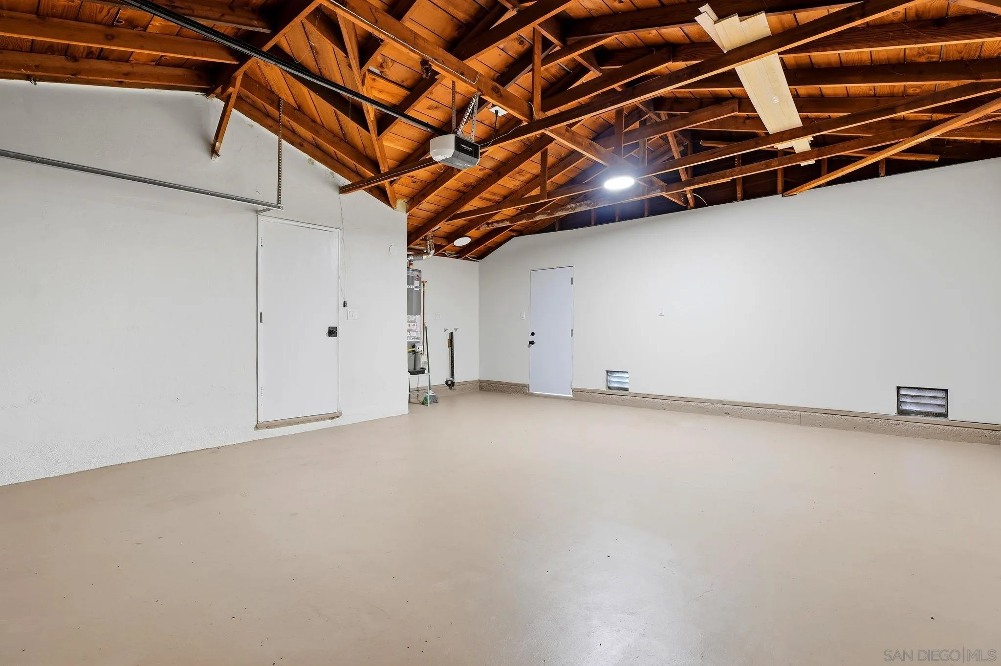 https://cdn.realtyfeed.com/cdn/127/260021722/d1d35a1f5f9e34ed567bc6849f926fab.webp