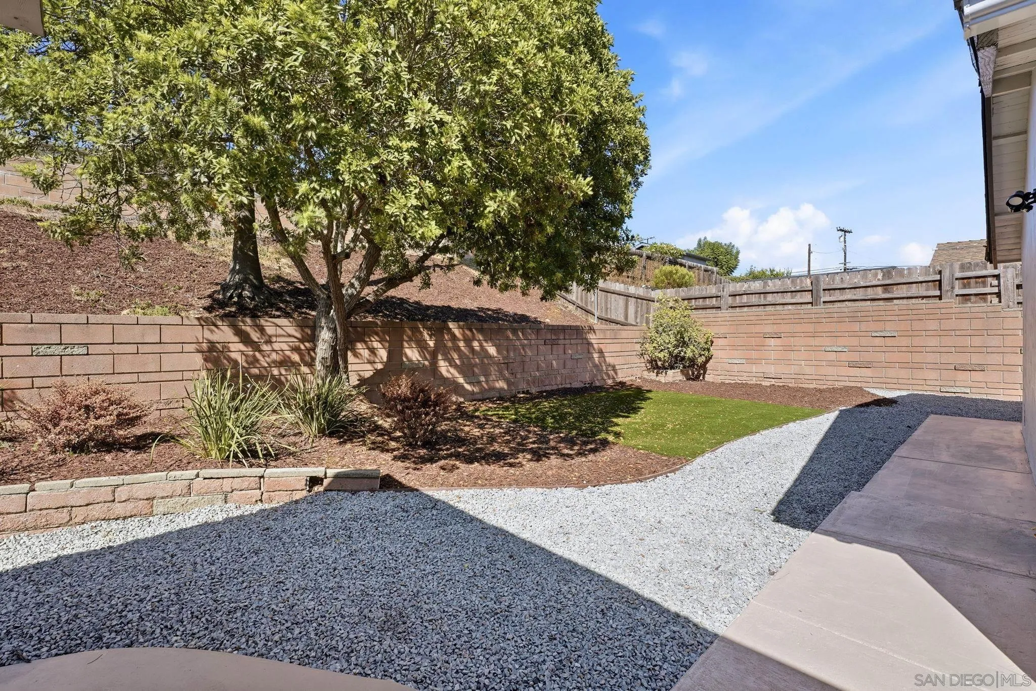 https://cdn.realtyfeed.com/cdn/127/260021722/e7f44e43e89da368f9b5d50f6c57c4ec.webp