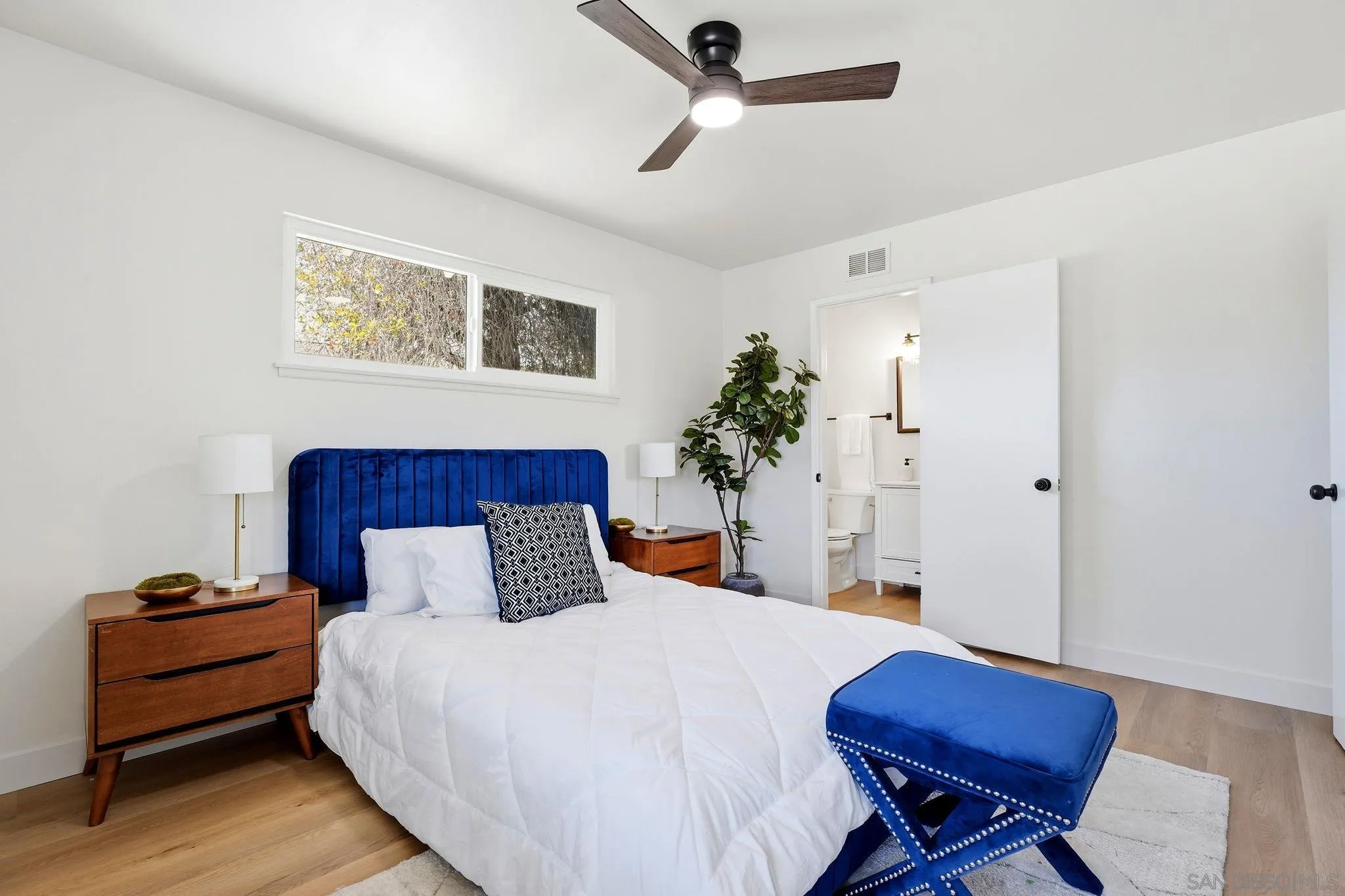 https://cdn.realtyfeed.com/cdn/127/260021722/f21f38c0ad647e8f636a0a7889d12e79.webp