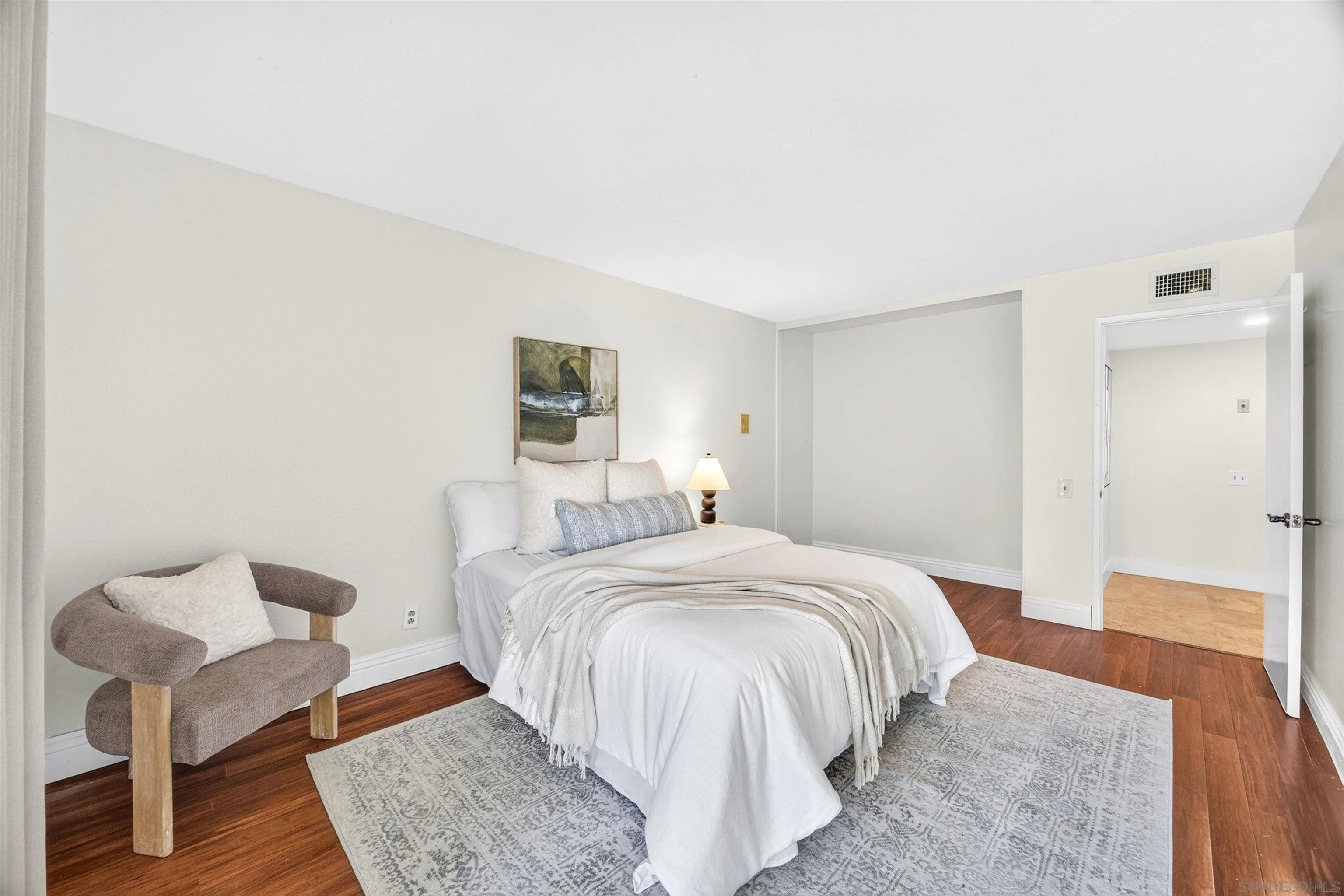 https://cdn.realtyfeed.com/cdn/127/260021724/6593b9b52c18c780f94190a5628e9e49.webp