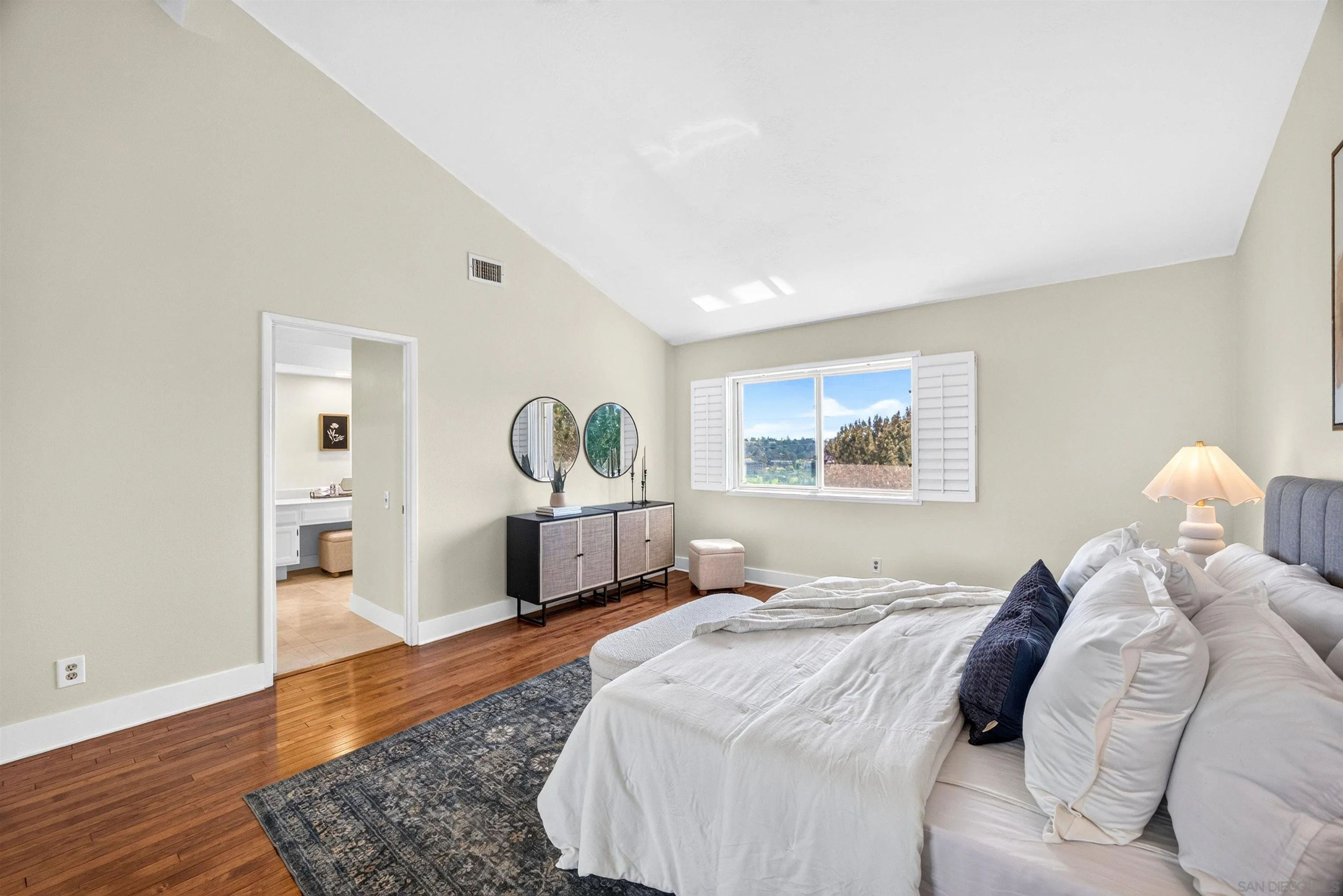 https://cdn.realtyfeed.com/cdn/127/260021724/7d476a2a3e9af81728b439618ec6813b.webp