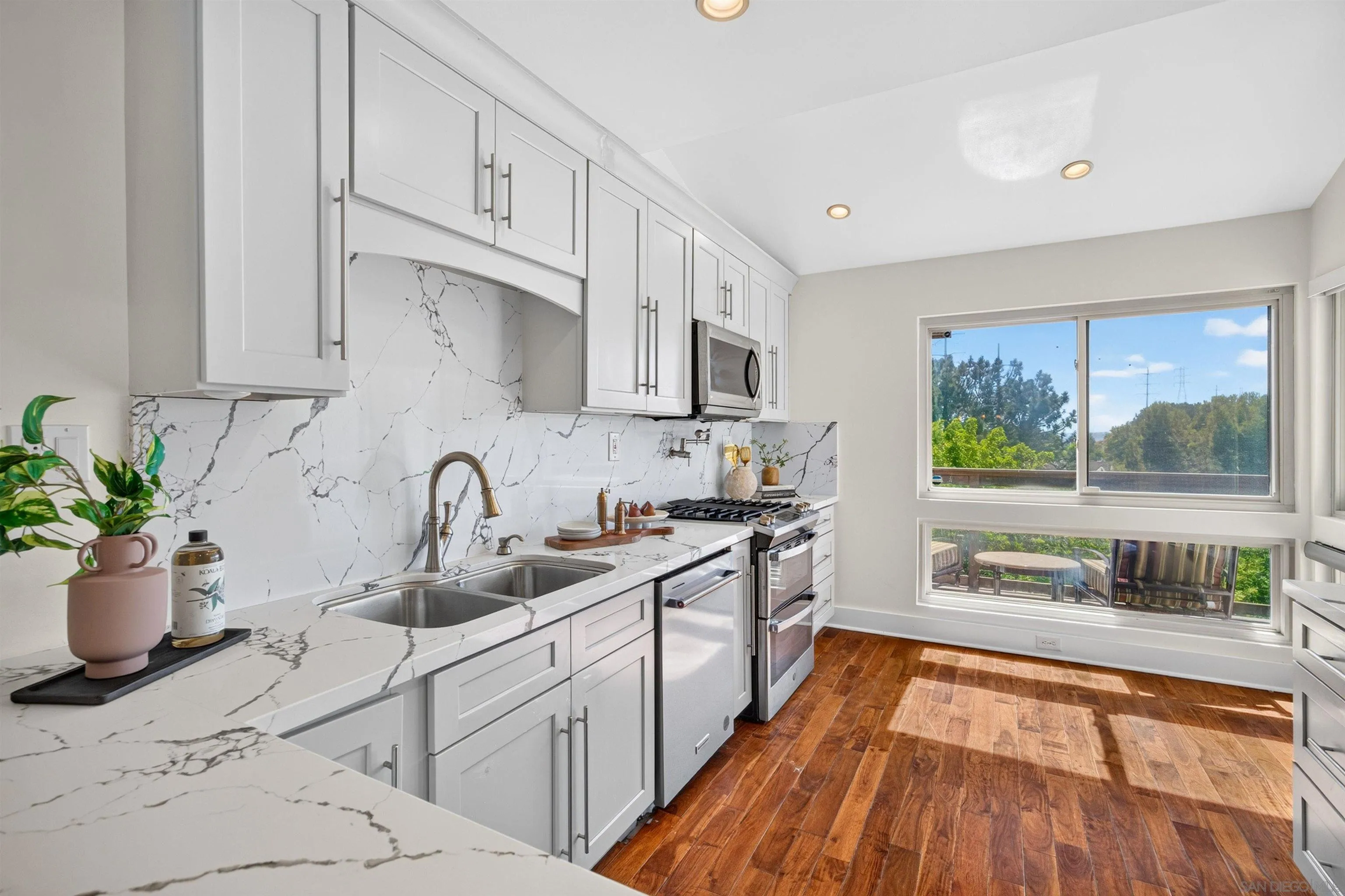 https://cdn.realtyfeed.com/cdn/127/260021724/b80497978fdfcc09ef194896943b4ca3.webp
