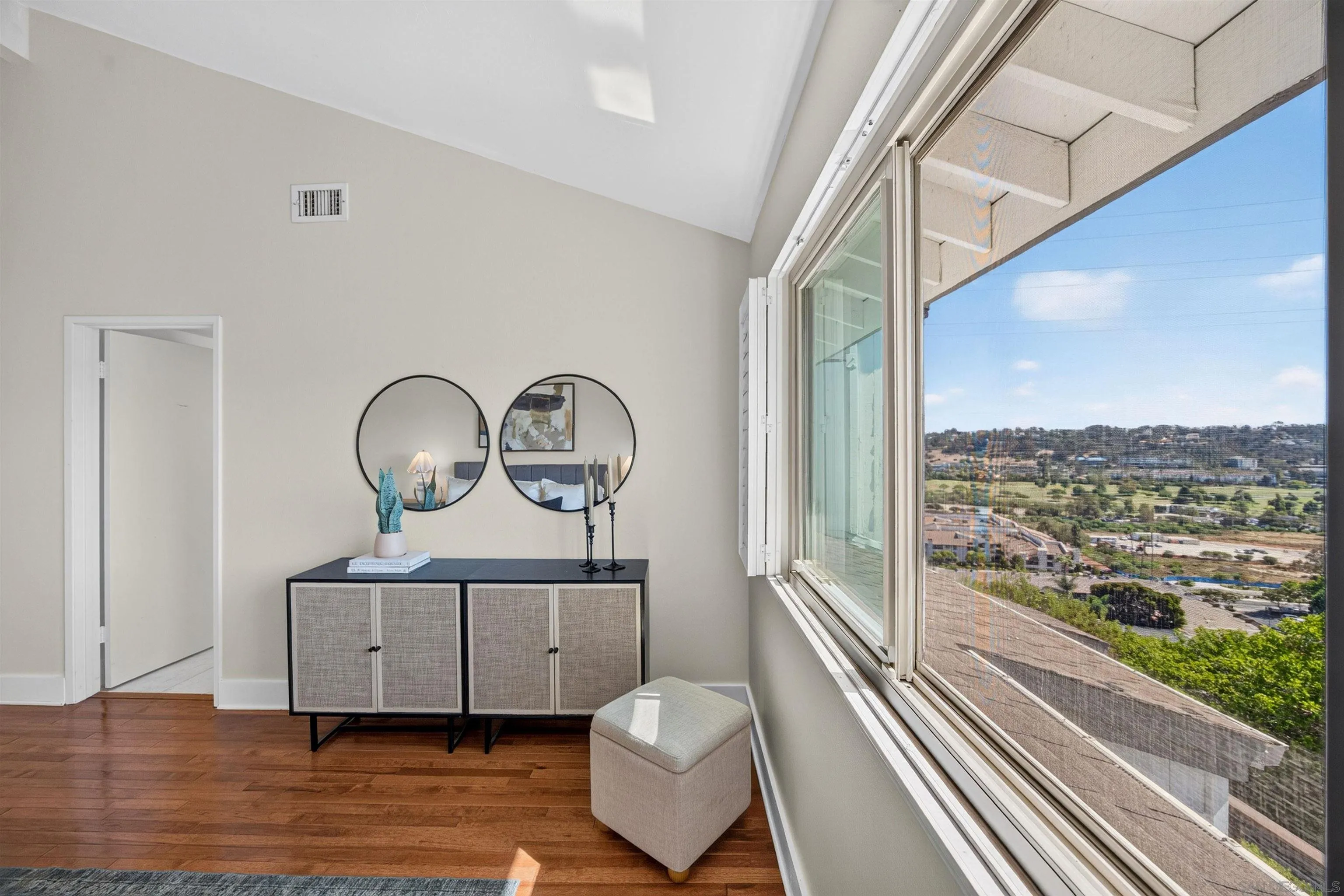 https://cdn.realtyfeed.com/cdn/127/260021724/c17c40e30b9e9e902f242983ad961228.webp