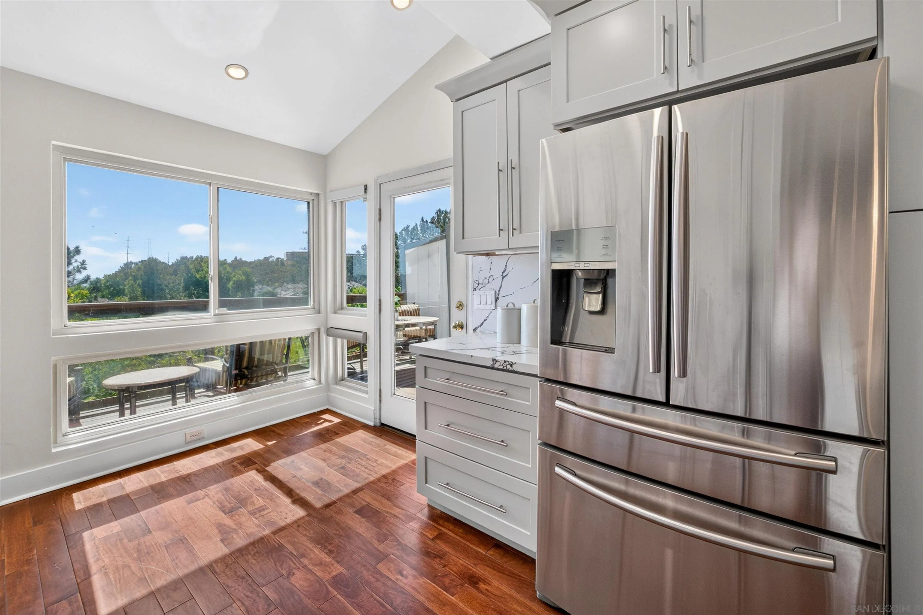 https://cdn.realtyfeed.com/cdn/127/260021724/f4ba34910a56a4760a379b744ee81550.webp