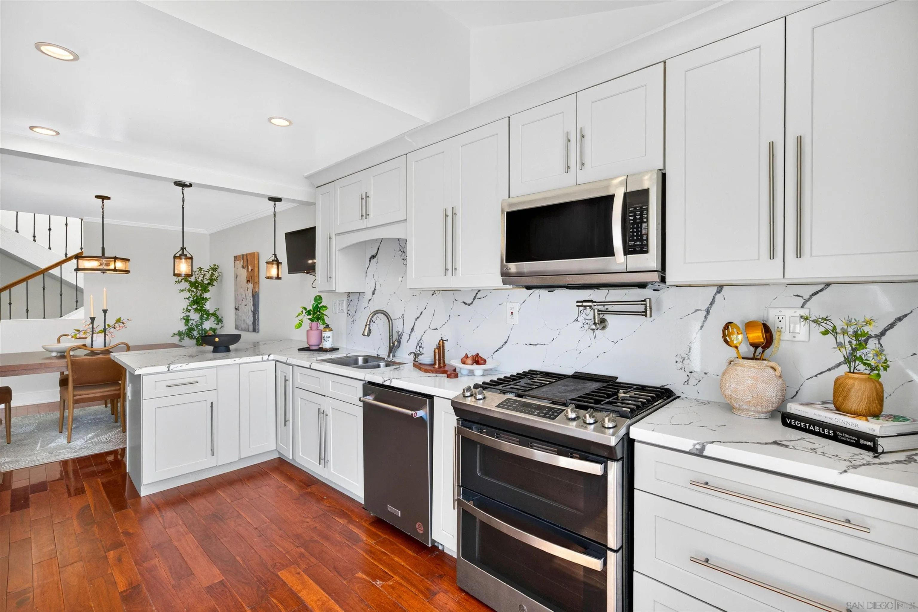 https://cdn.realtyfeed.com/cdn/127/260021724/fcbbf96ecd3b773ba3175de69cd3b9c0.webp