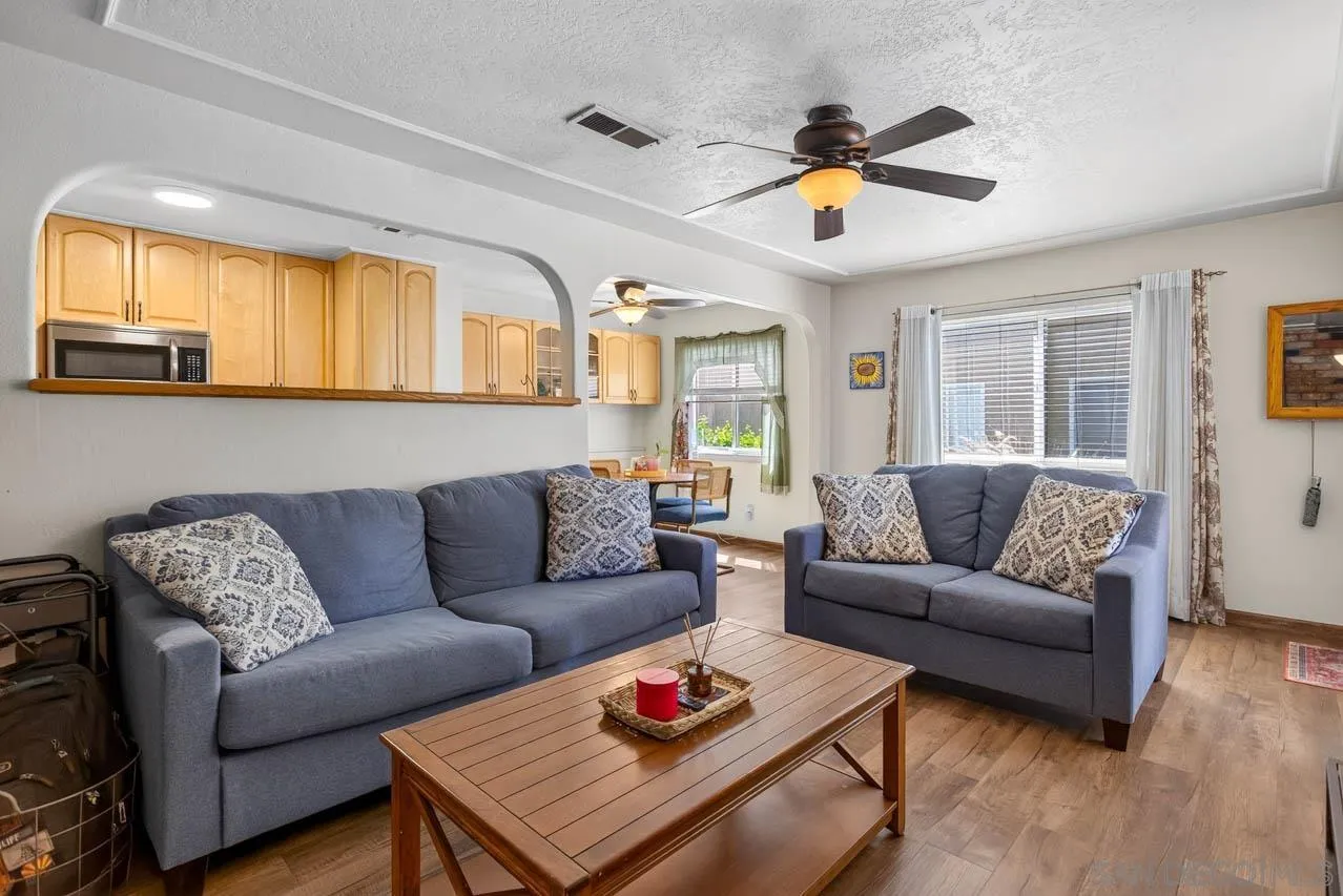 https://cdn.realtyfeed.com/cdn/127/260021728/535f6b32cd65db0d979b37512f474ade.webp