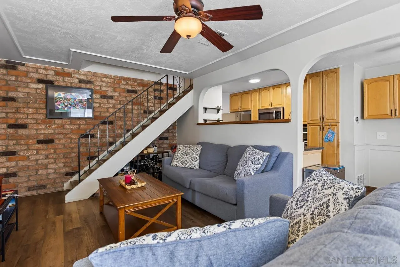 https://cdn.realtyfeed.com/cdn/127/260021728/91dfe5121f9a65d3a811a332ad81440d.webp