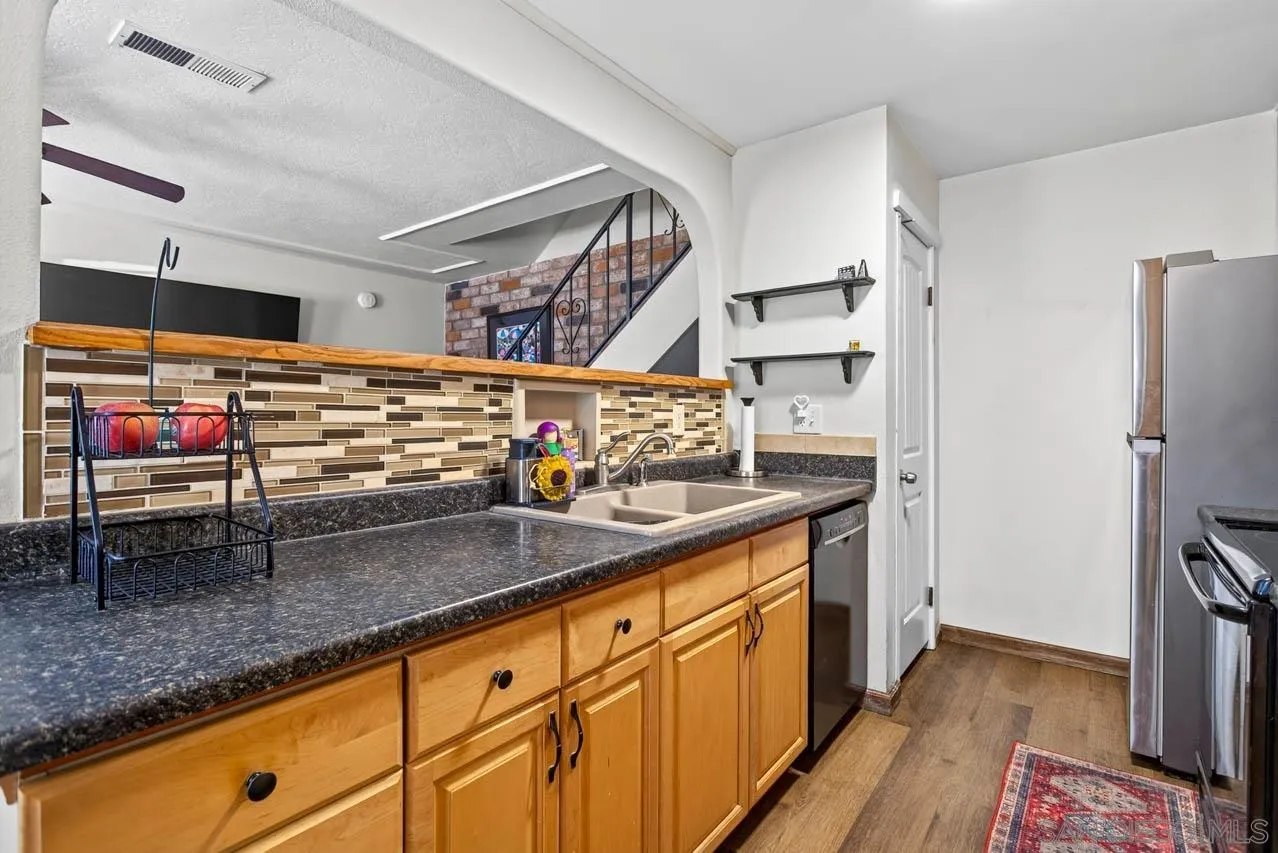 https://cdn.realtyfeed.com/cdn/127/260021728/c759f82a227e3f03428e5481030ff4df.webp