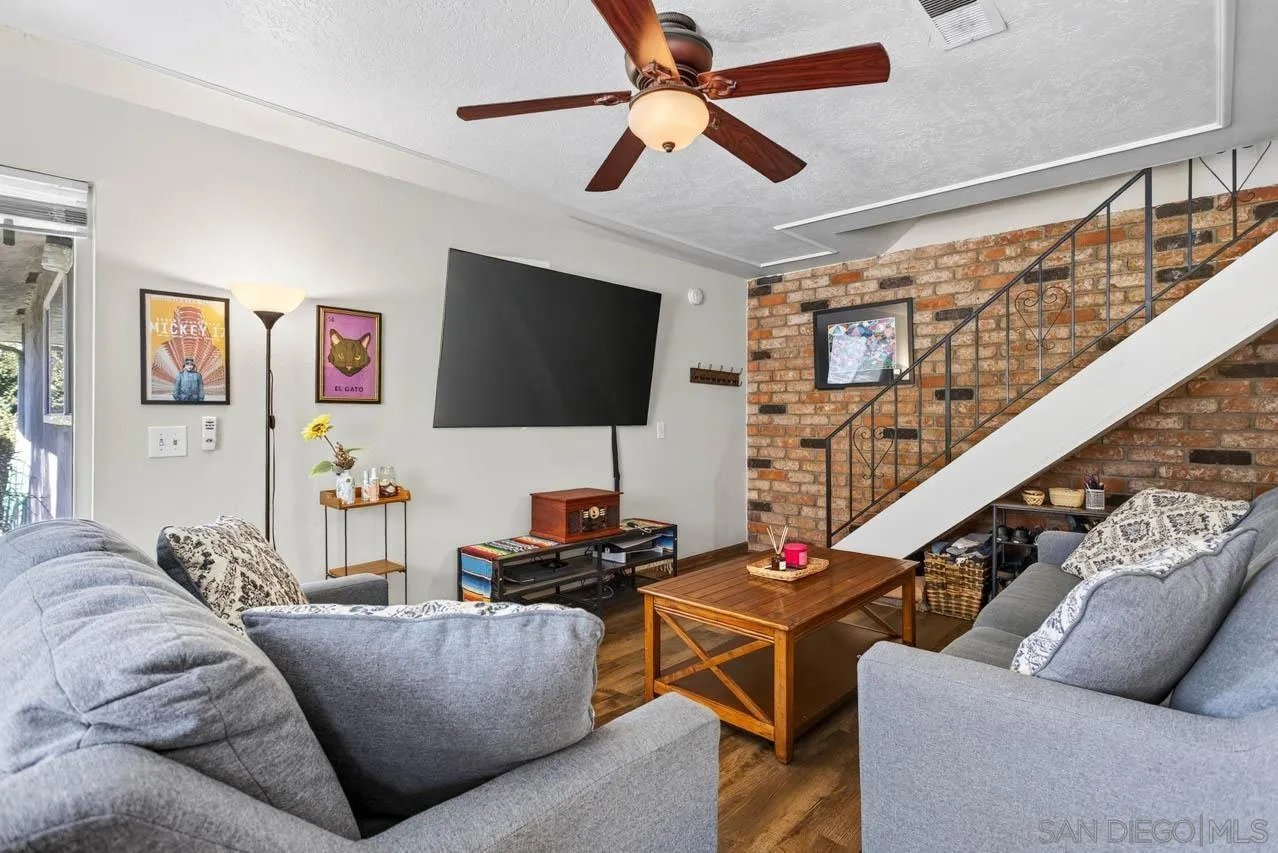https://cdn.realtyfeed.com/cdn/127/260021728/f912261cad7d7bfac09aec4ae664629d.webp
