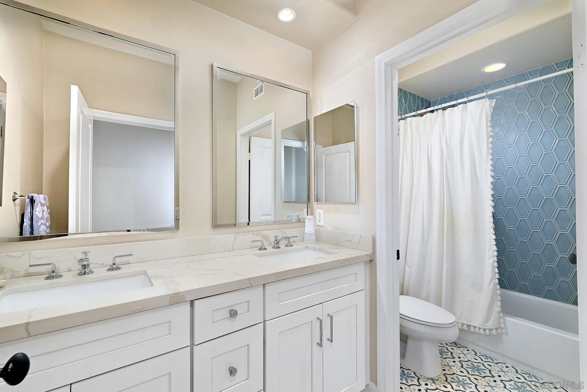 https://cdn.realtyfeed.com/cdn/127/260021729/29222238f868d1a8dc73783033c05e8e.webp