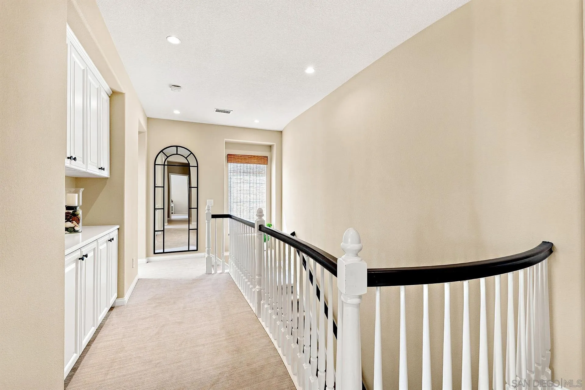 https://cdn.realtyfeed.com/cdn/127/260021729/4102da7173f2ff716ca36972d1a2e597.webp